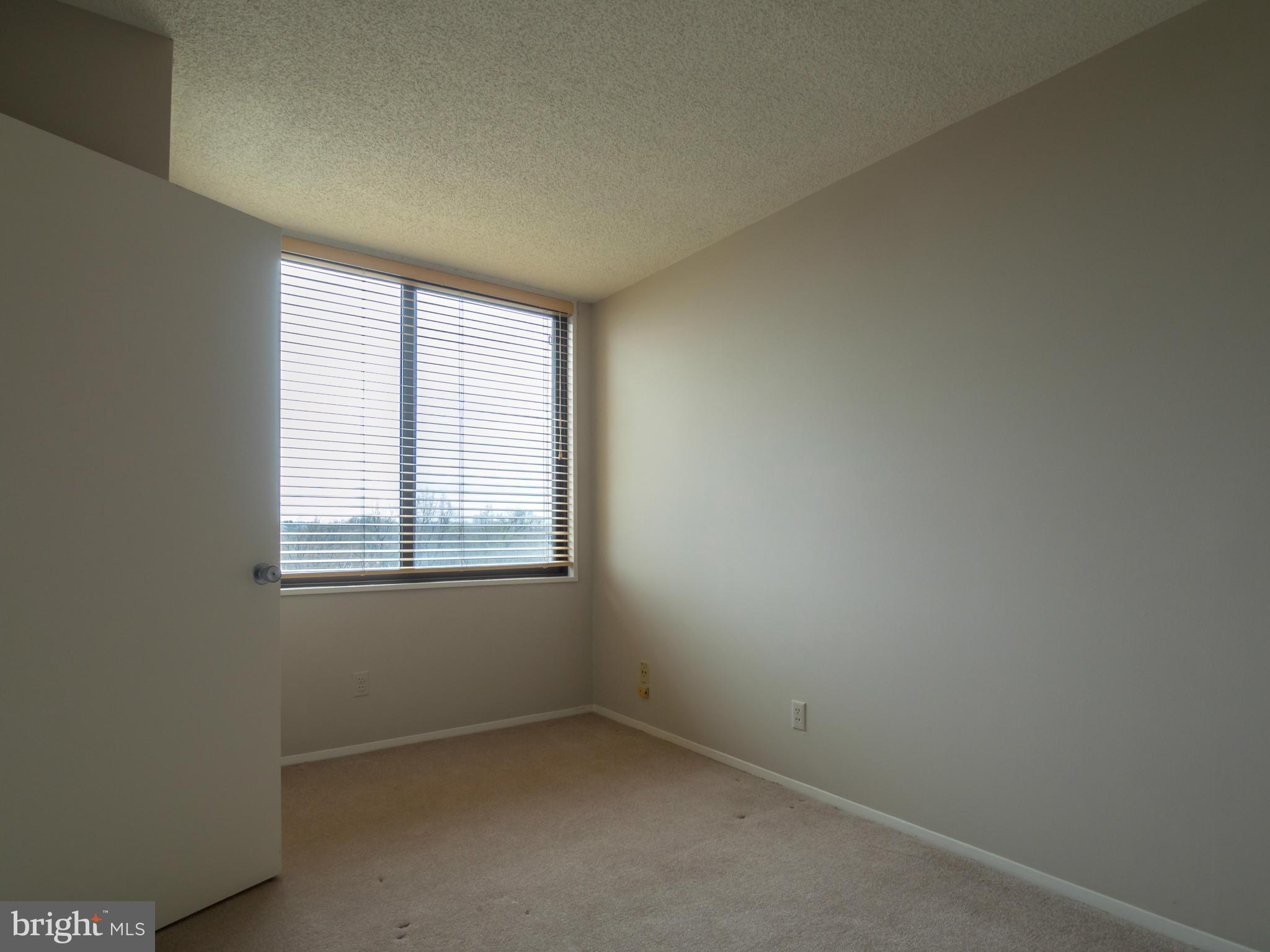 PROMENADE TOWERS - Residential Lease