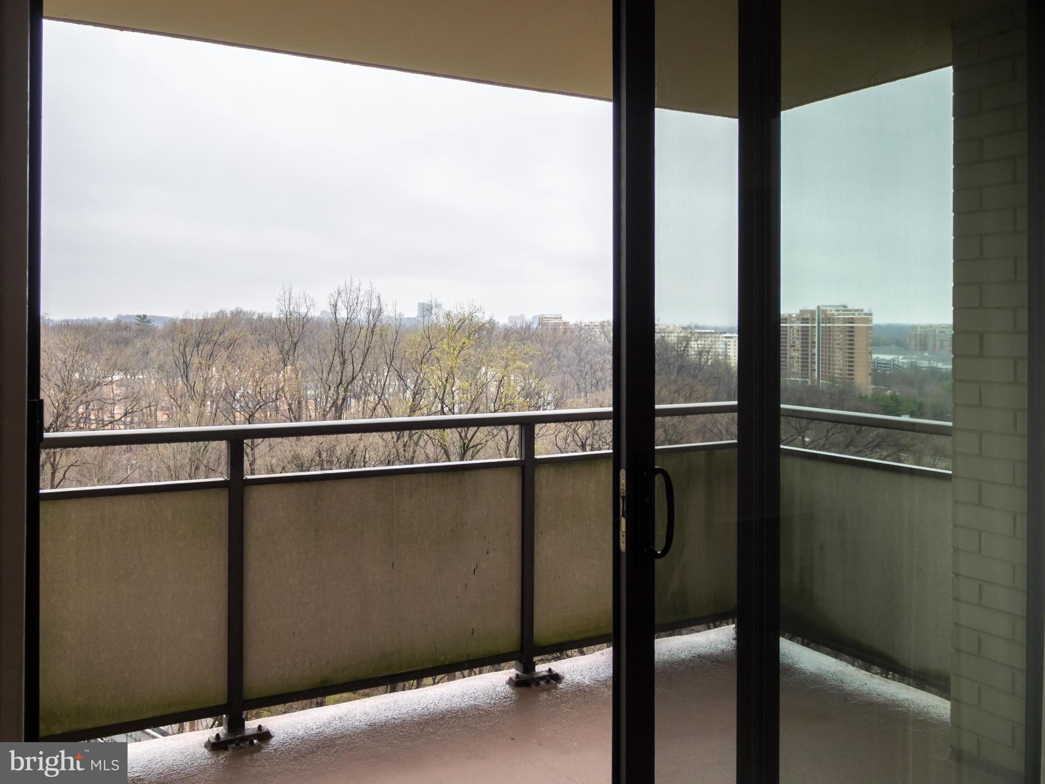 PROMENADE TOWERS - Residential Lease