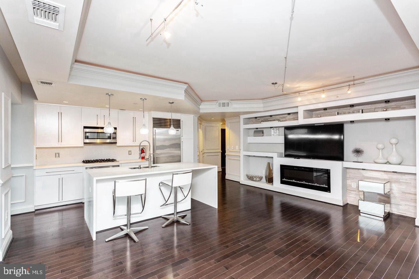 1111 19TH STREET N 1707