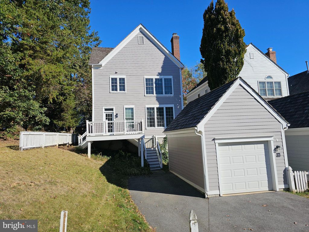 Photo of 312 Little Quarry Road, GAITHERSBURG, MD 20878 (MLS # MDMC2204600)