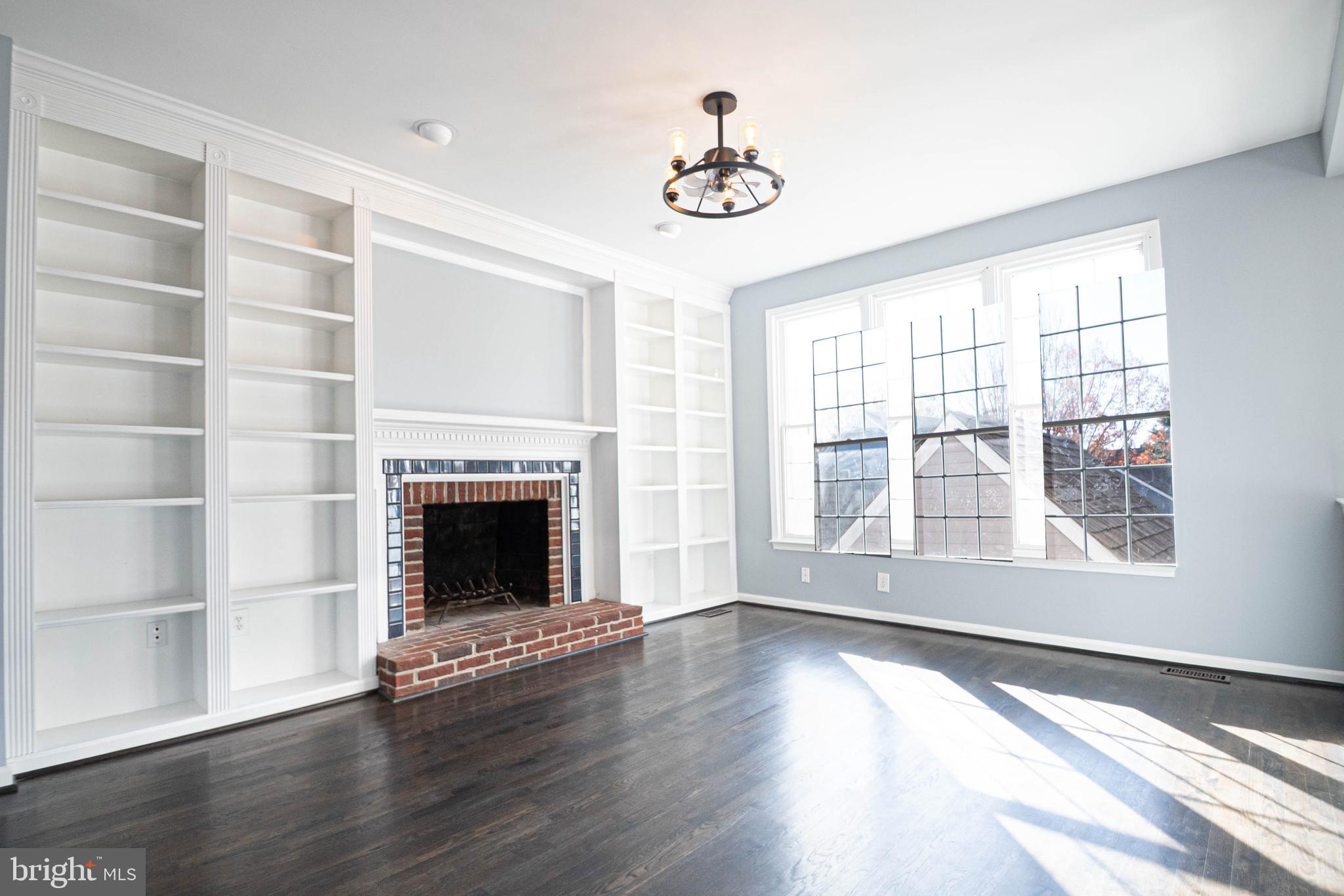 KENTLANDS - Residential