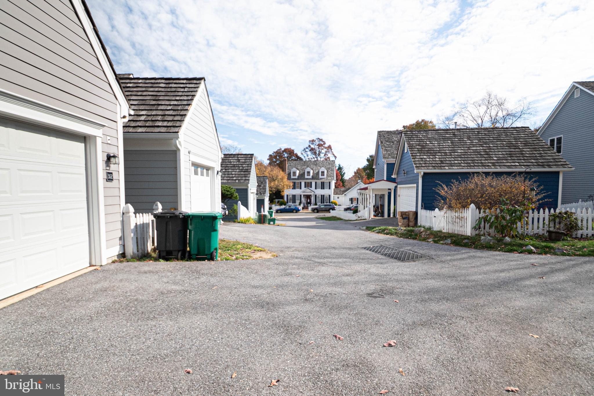 KENTLANDS - Residential