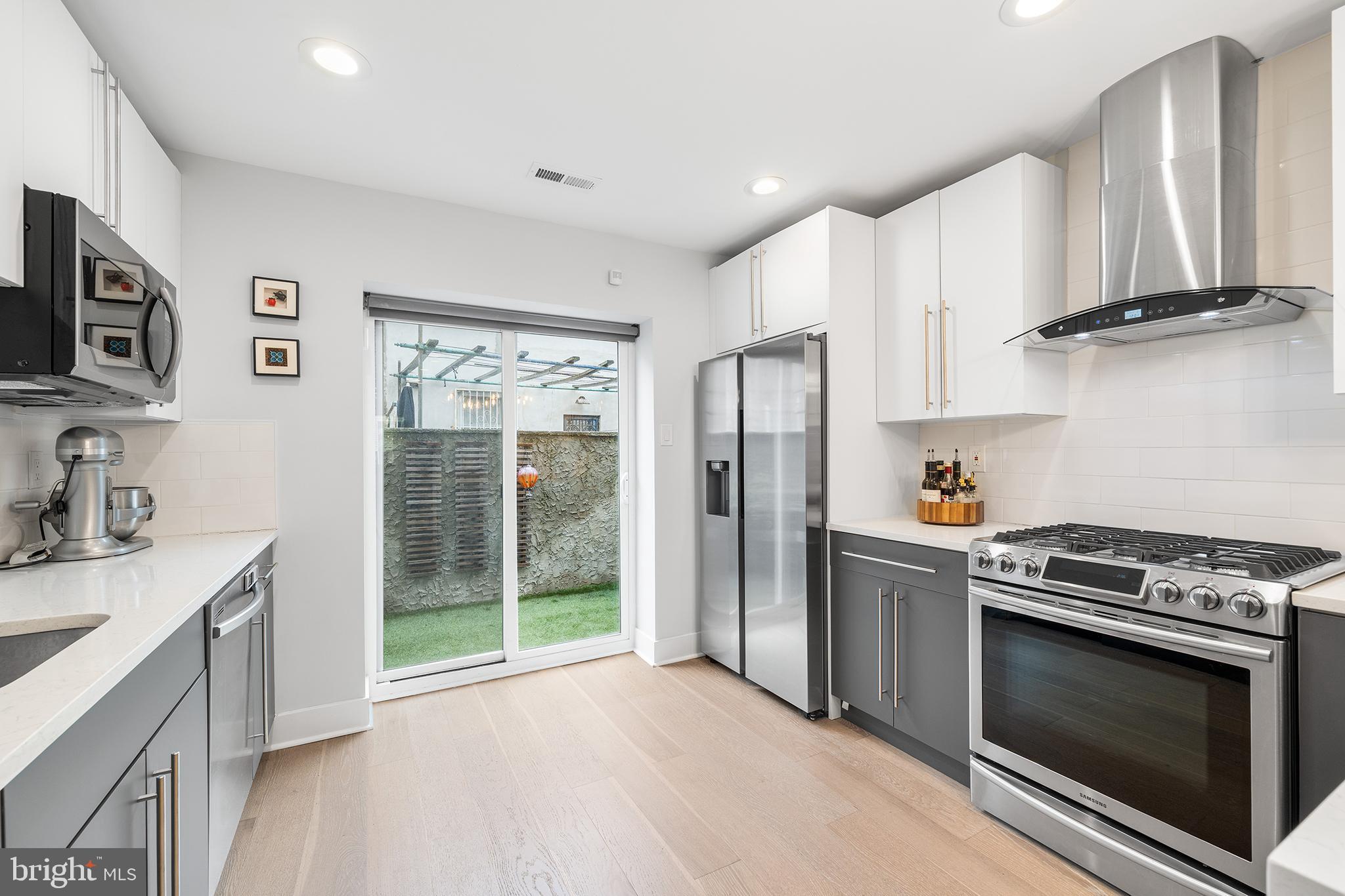 PASSYUNK SQUARE - Residential