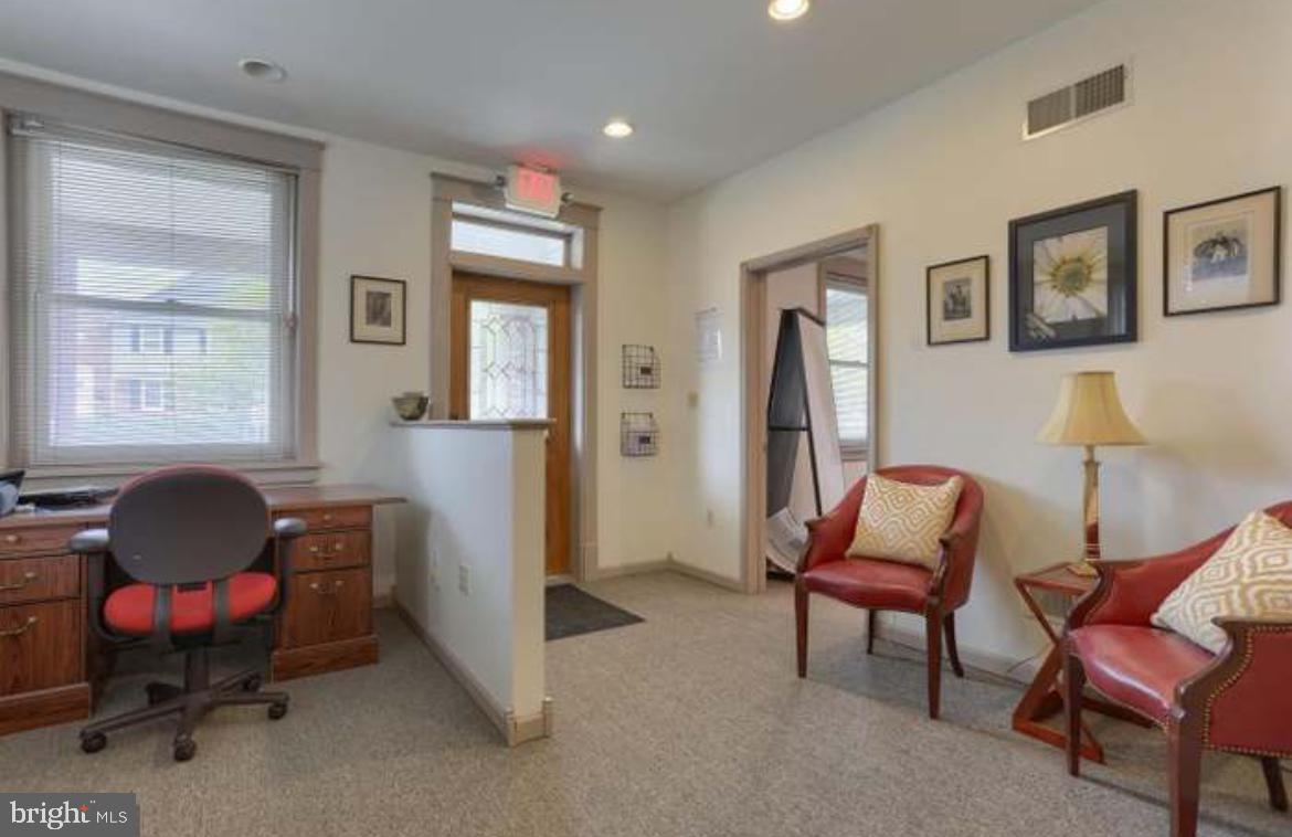 421 W CHOCOLATE AVENUE