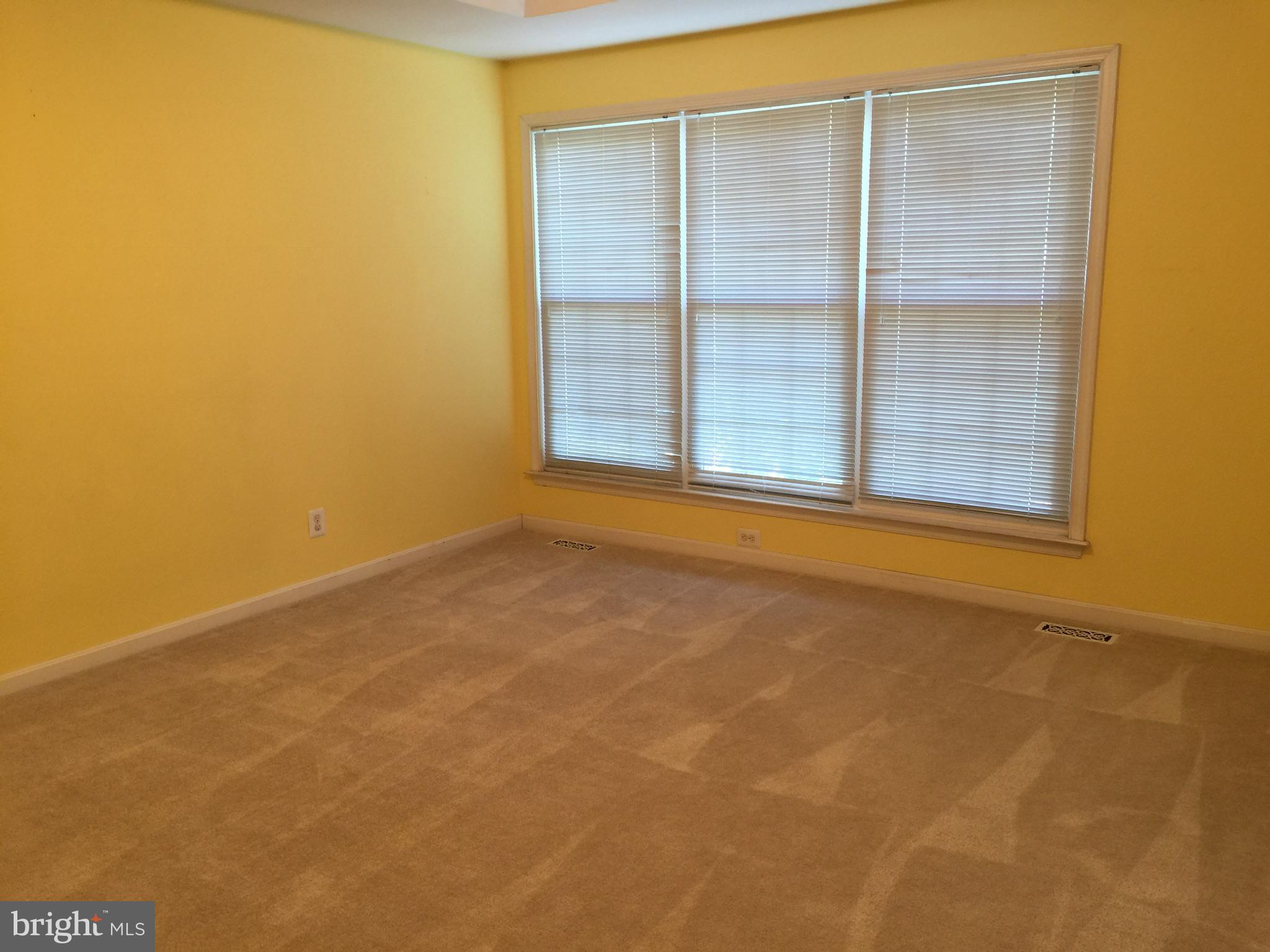 POTOMAC LAKES - Residential Lease