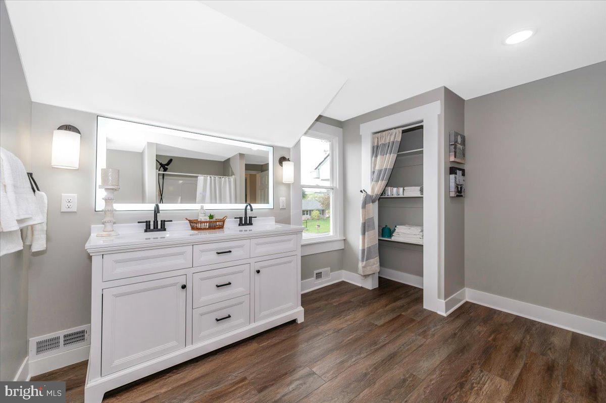 WASHINGTON TWP - Residential