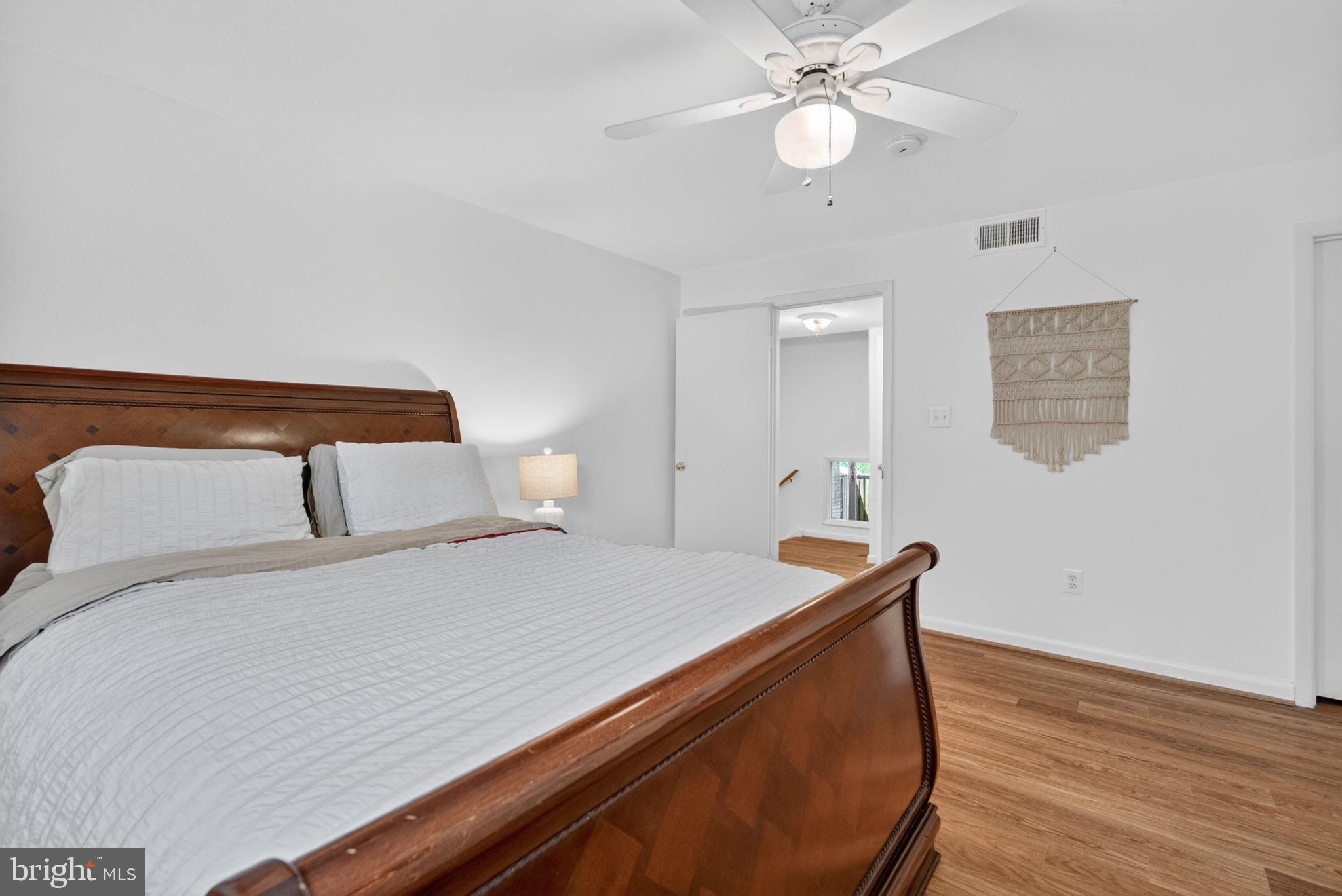 ROCKVILLE - Residential
