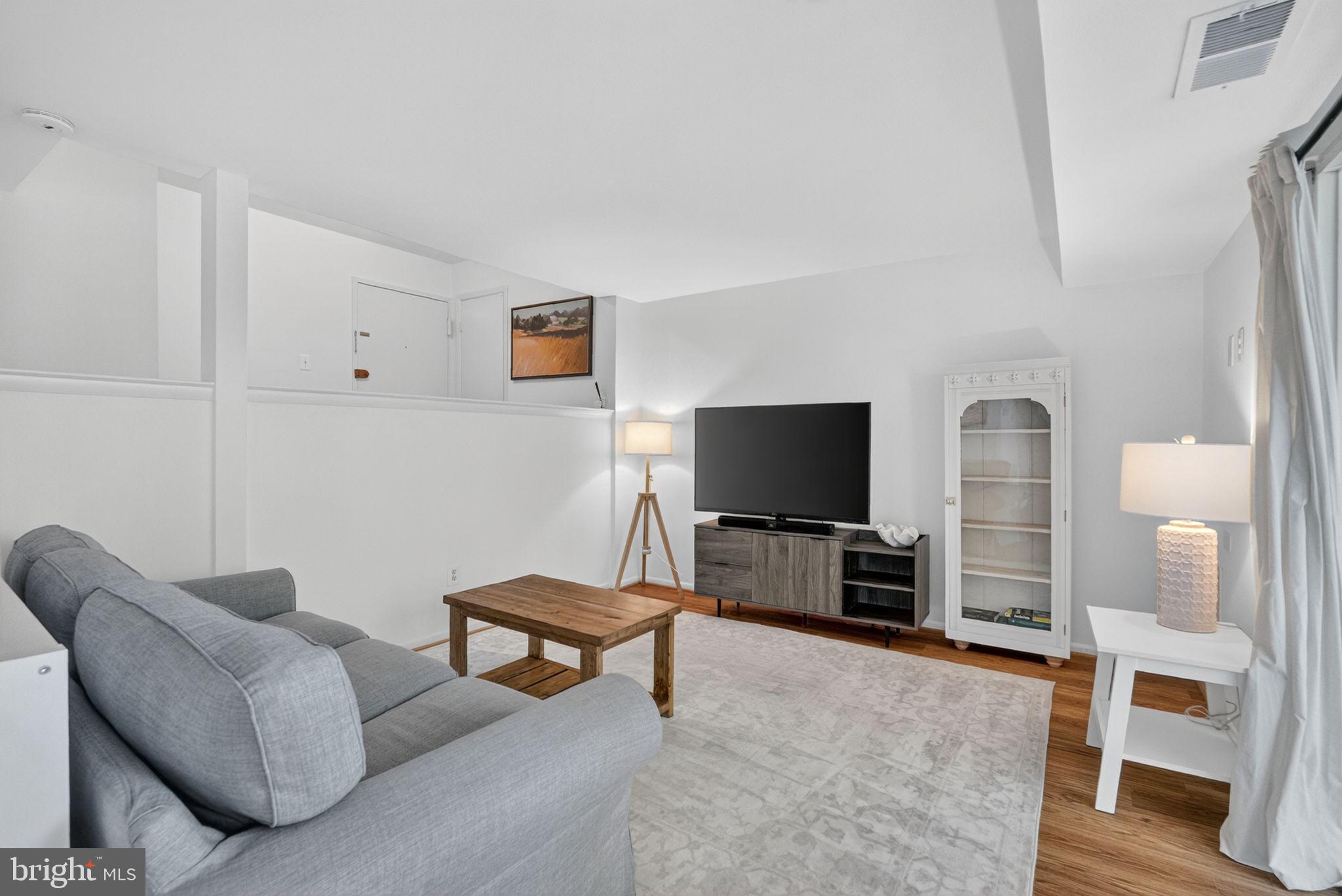 ROCKVILLE - Residential