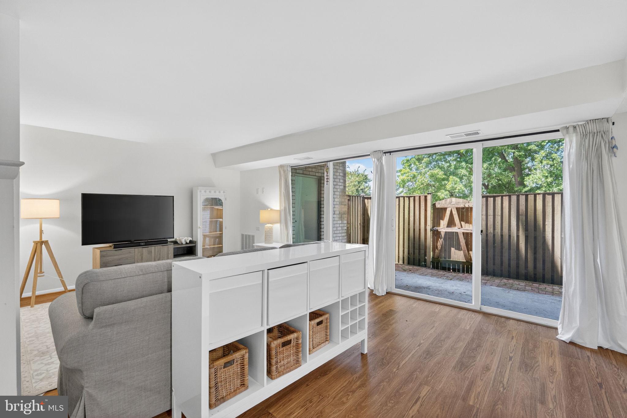 ROCKVILLE - Residential