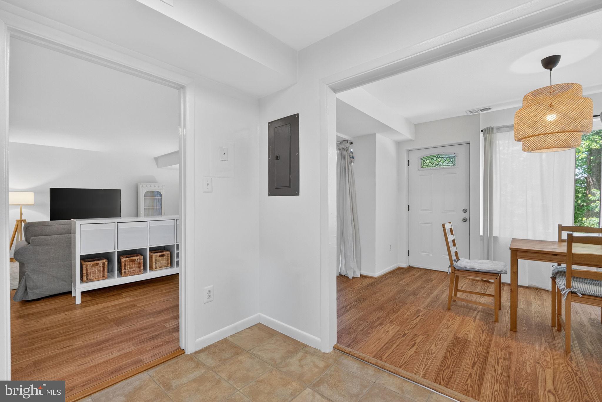 ROCKVILLE - Residential