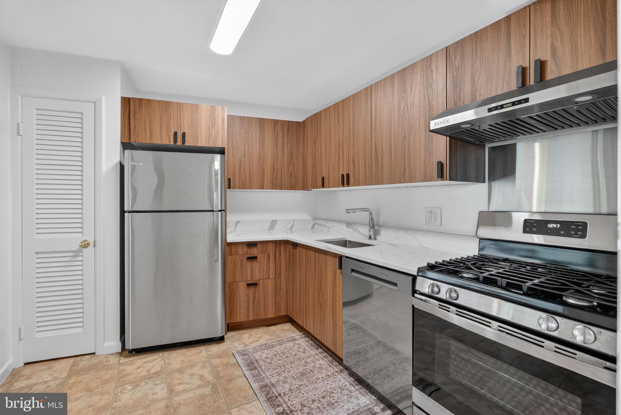 ROCKVILLE - Residential