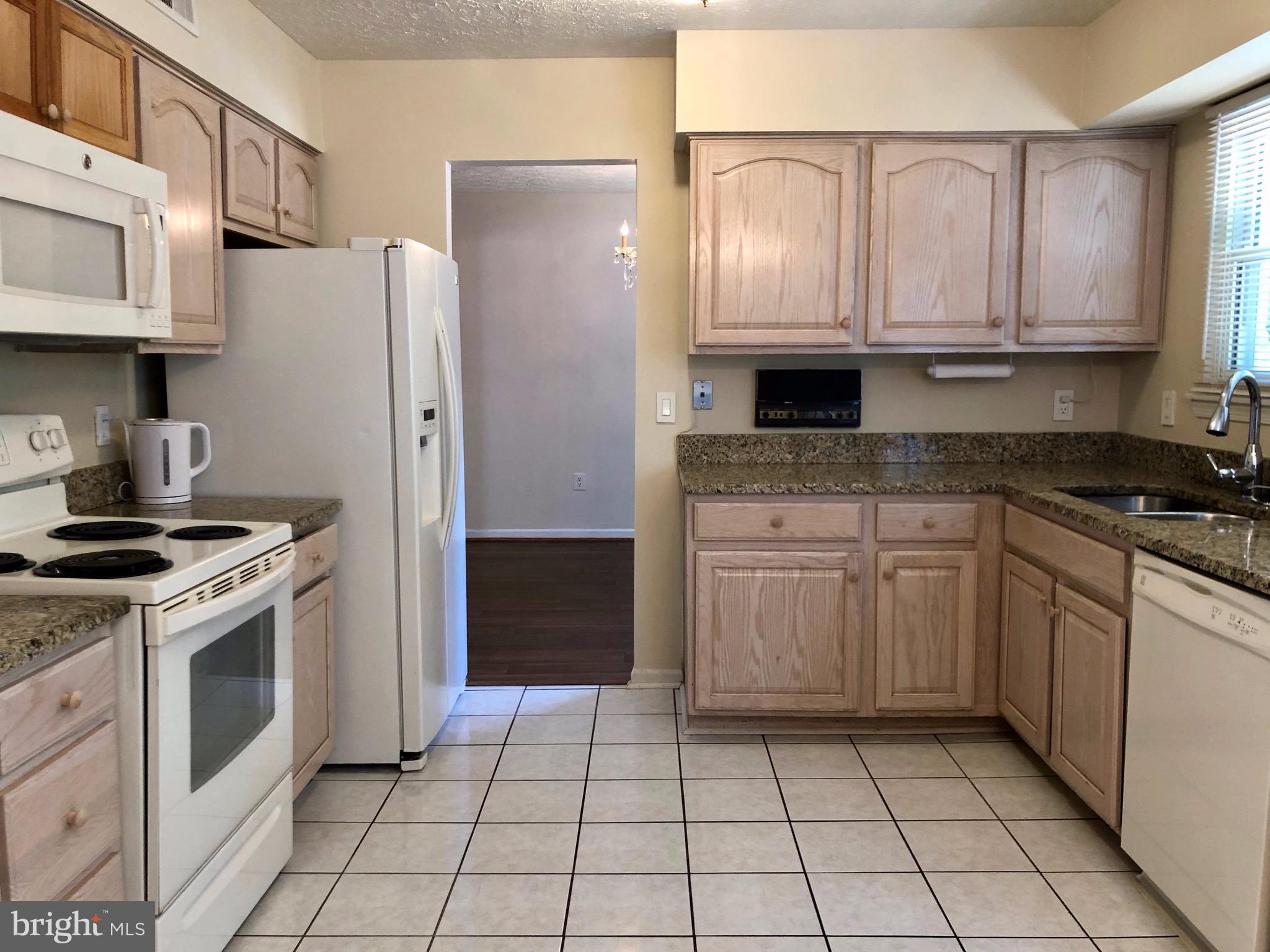 LAKEWOOD HILLS - Residential