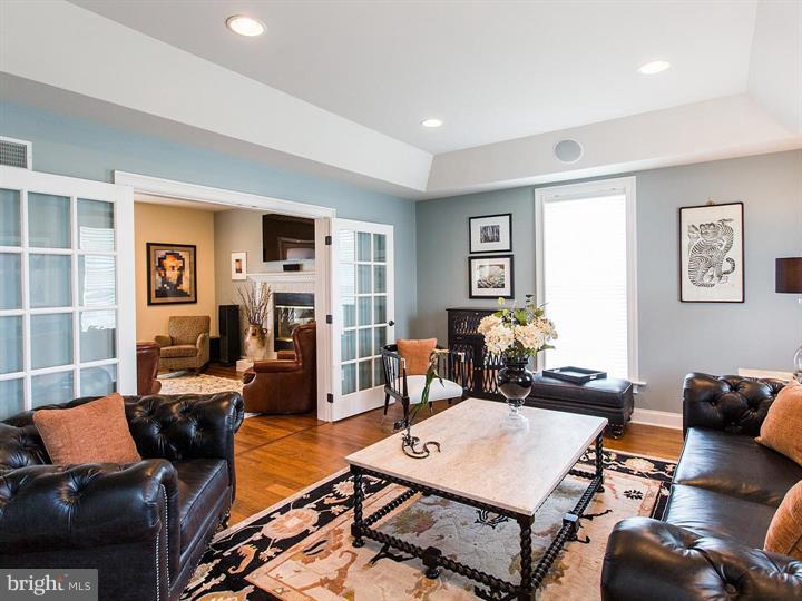 SUNSET RIDGE - Residential