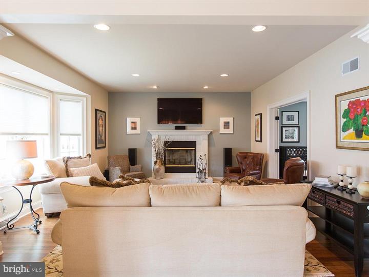 SUNSET RIDGE - Residential