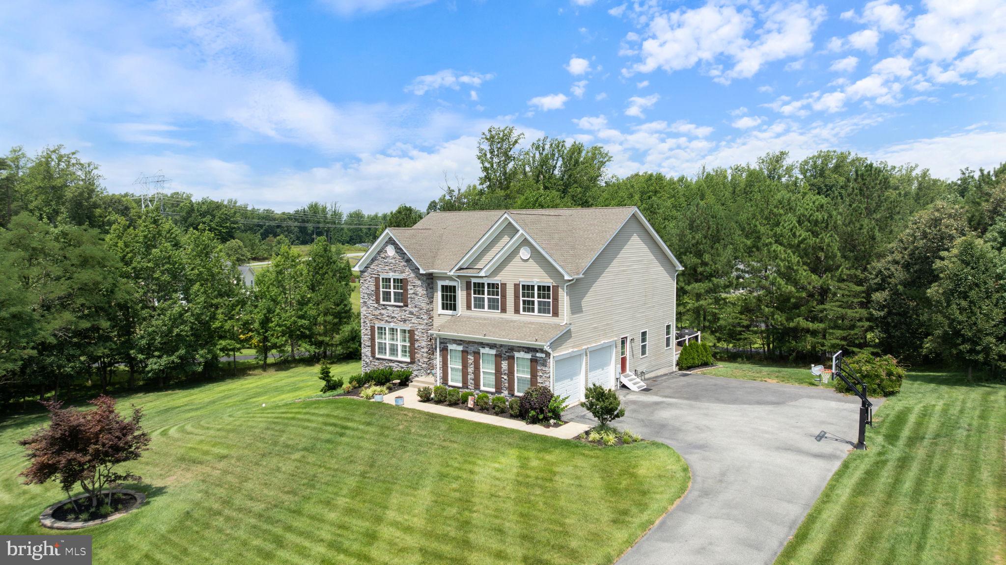 3227 HUNTSMAN DRIVE