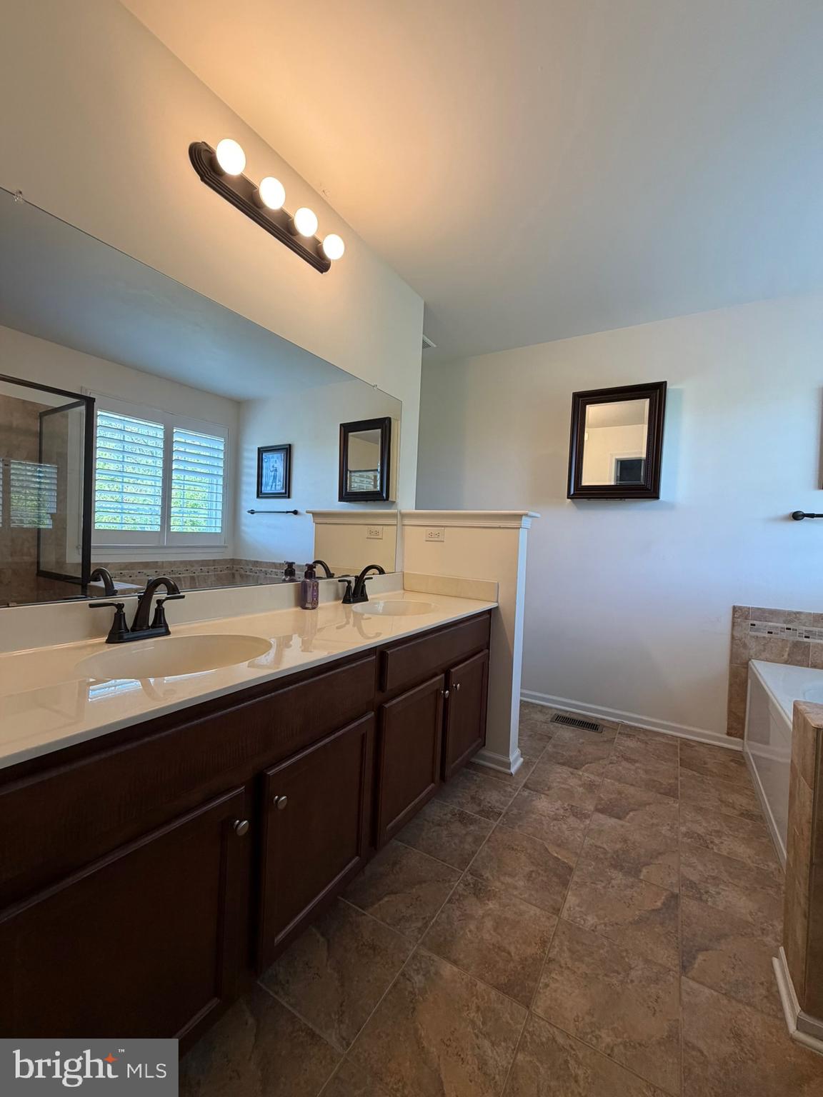 CROSSLAND AT CANAL - Residential