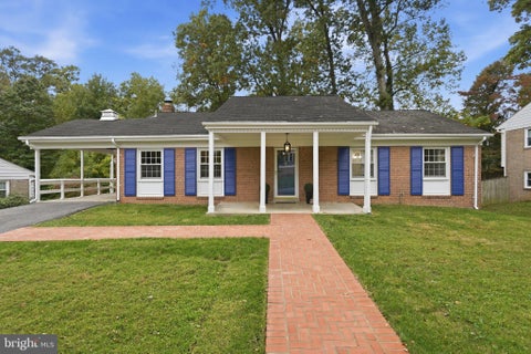 Photo of 1387 Kimblewick Road, POTOMAC, MD 20854 (MLS # MDMC2260240)