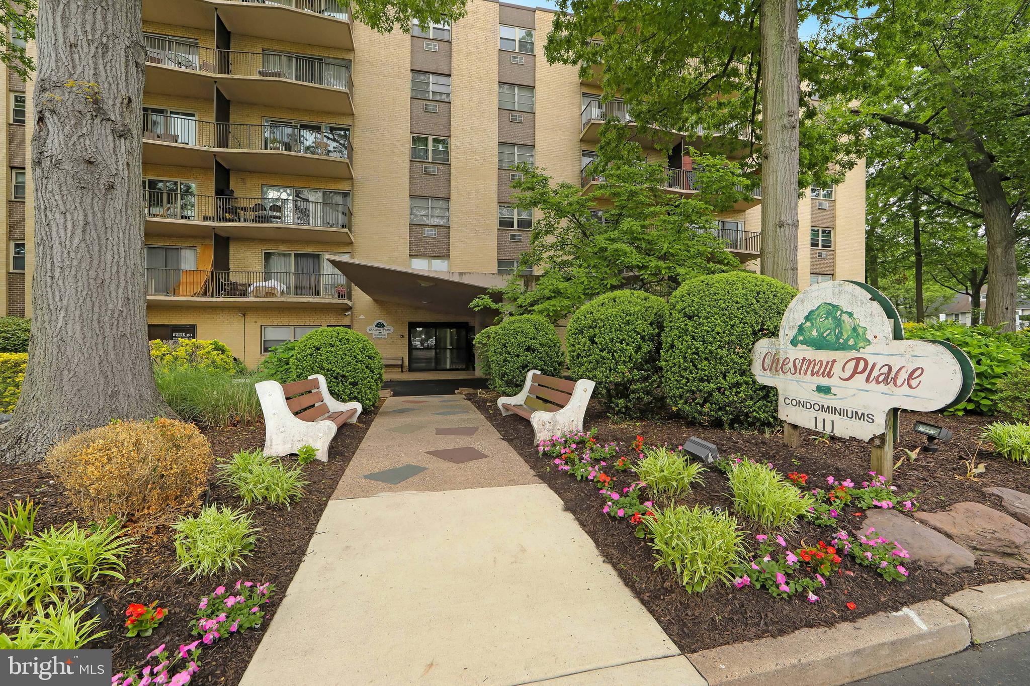 111 CHESTNUT PLACE 608