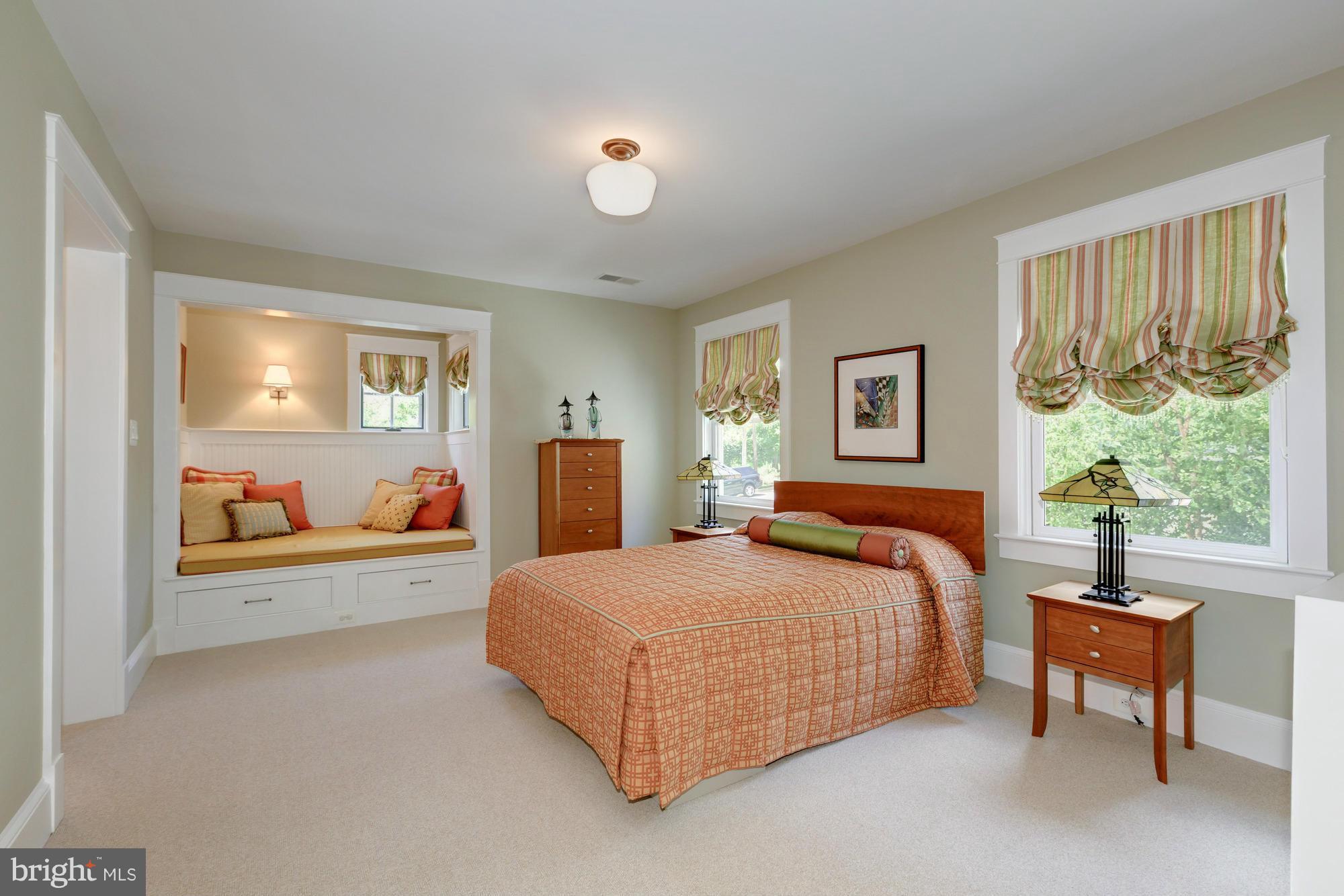 COUNTRY CLUB HILLS - Residential