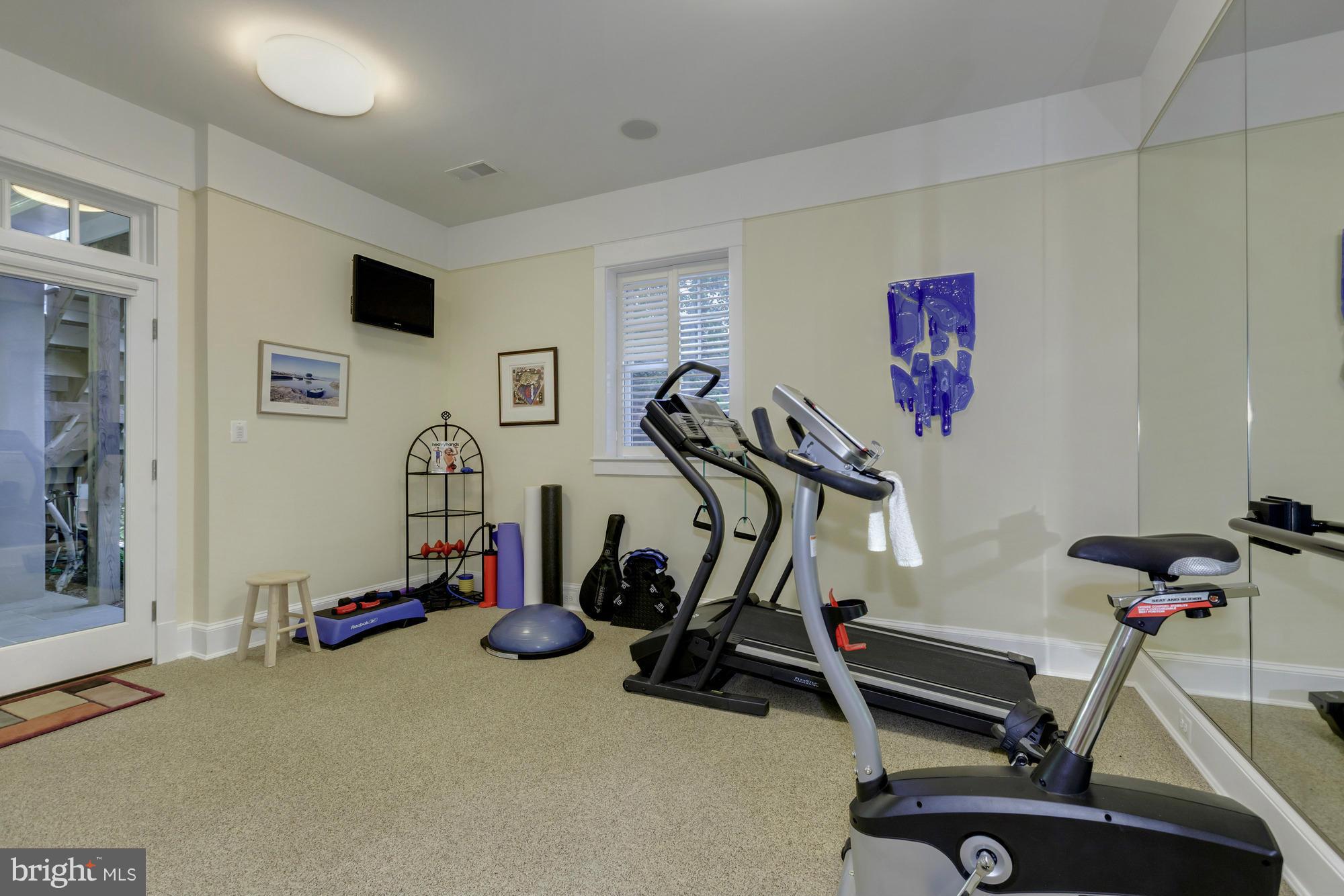 COUNTRY CLUB HILLS - Residential