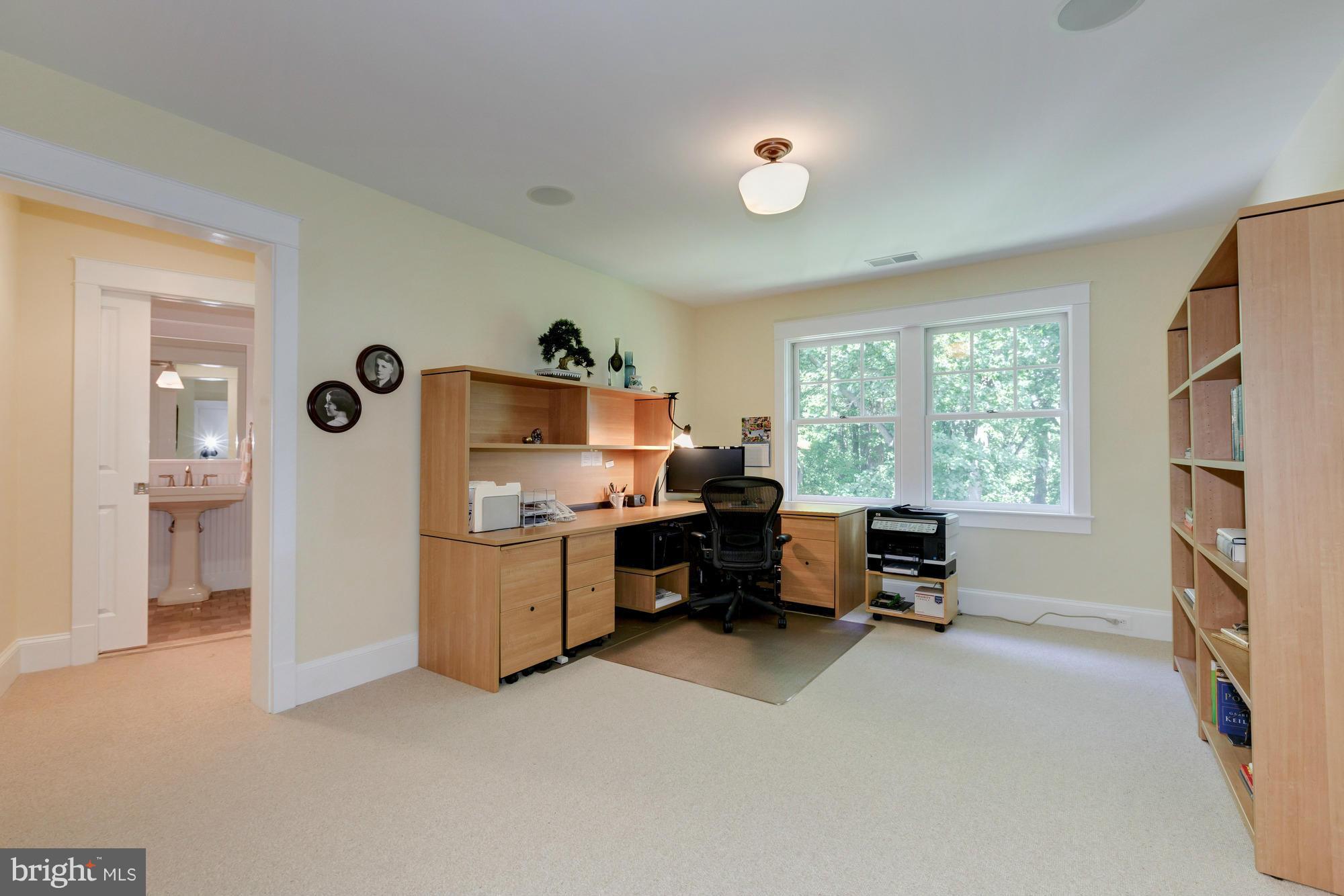 COUNTRY CLUB HILLS - Residential