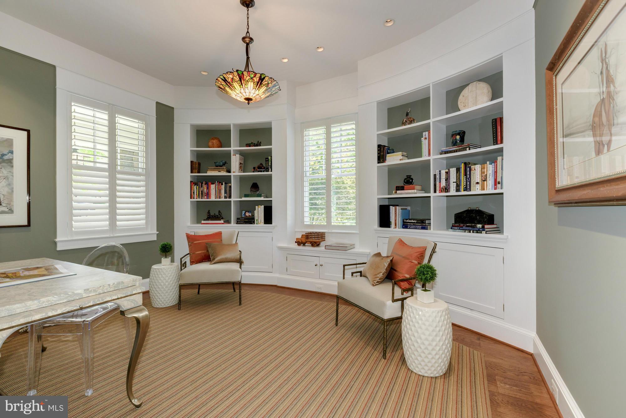 COUNTRY CLUB HILLS - Residential