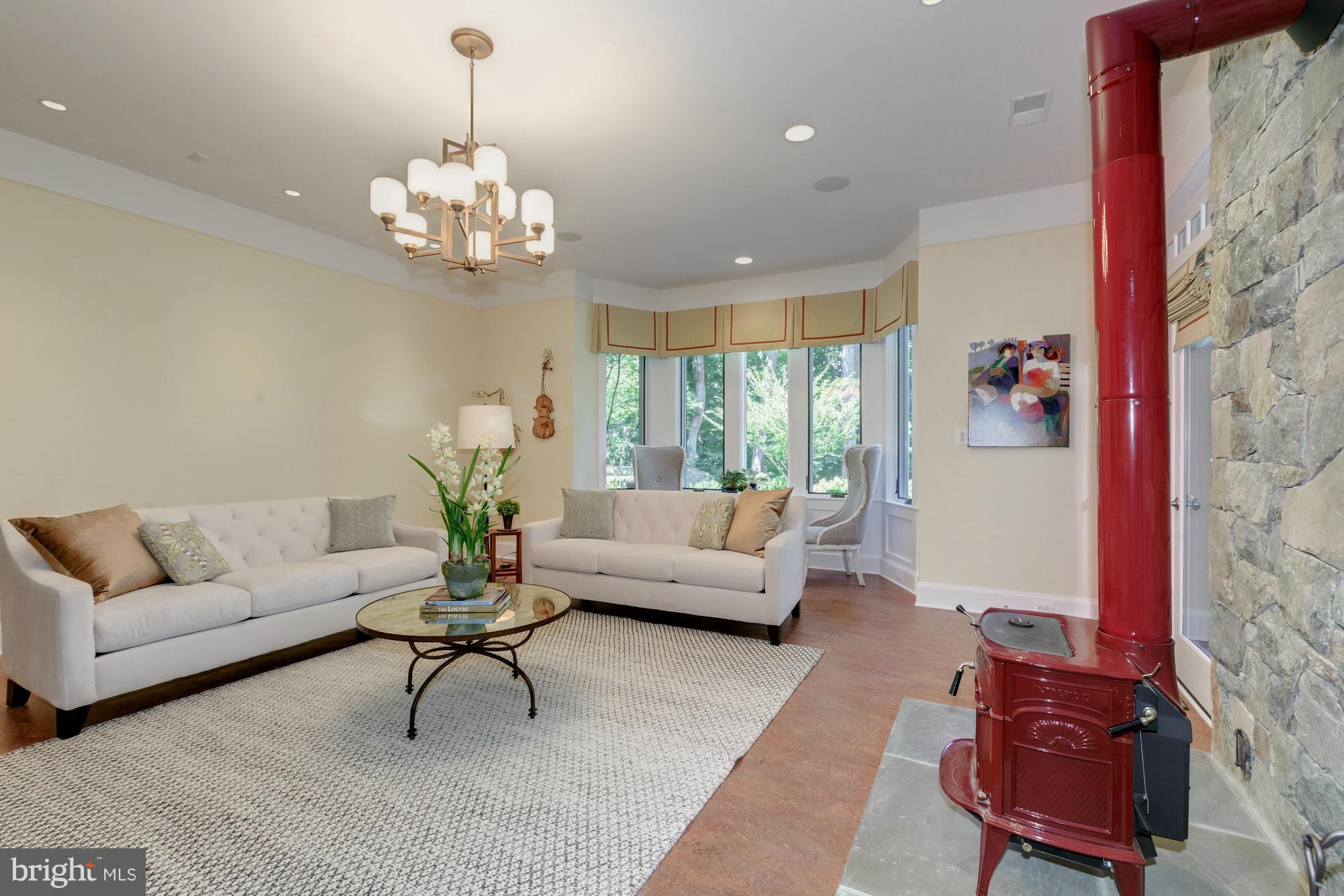 COUNTRY CLUB HILLS - Residential