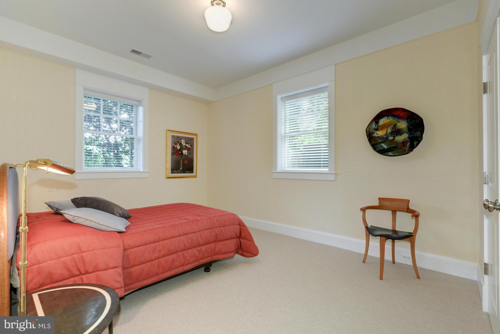 COUNTRY CLUB HILLS - Residential