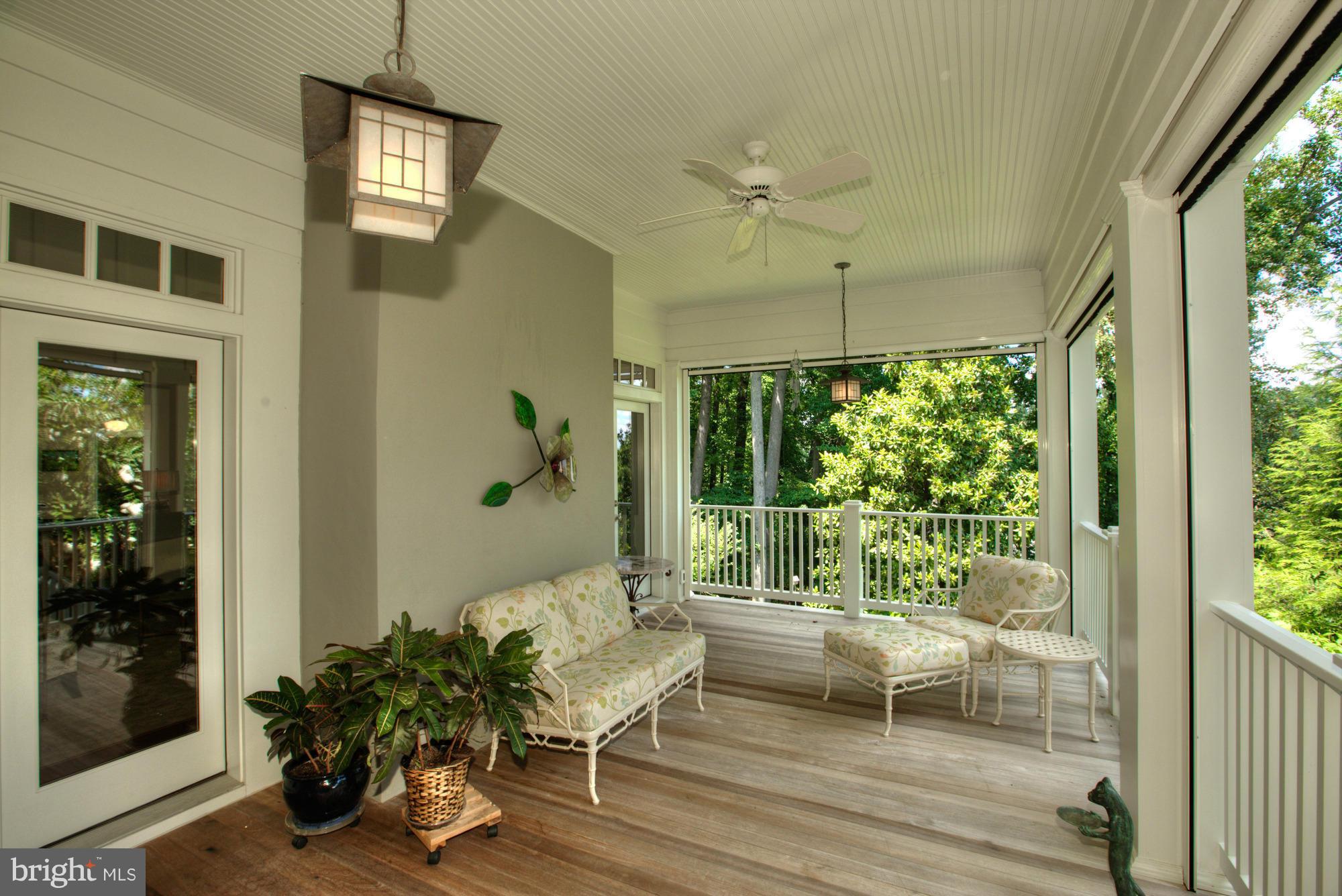 COUNTRY CLUB HILLS - Residential