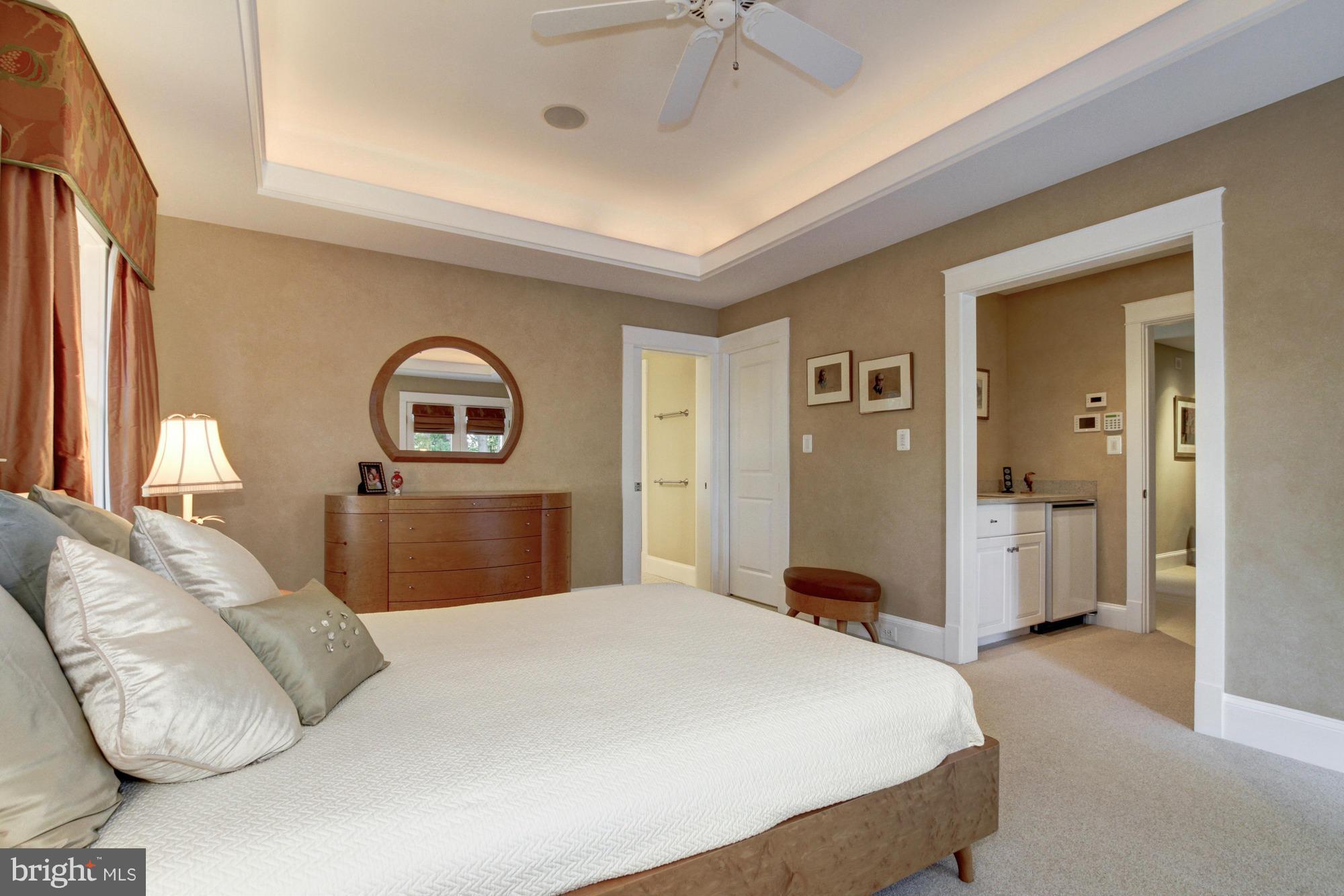 COUNTRY CLUB HILLS - Residential