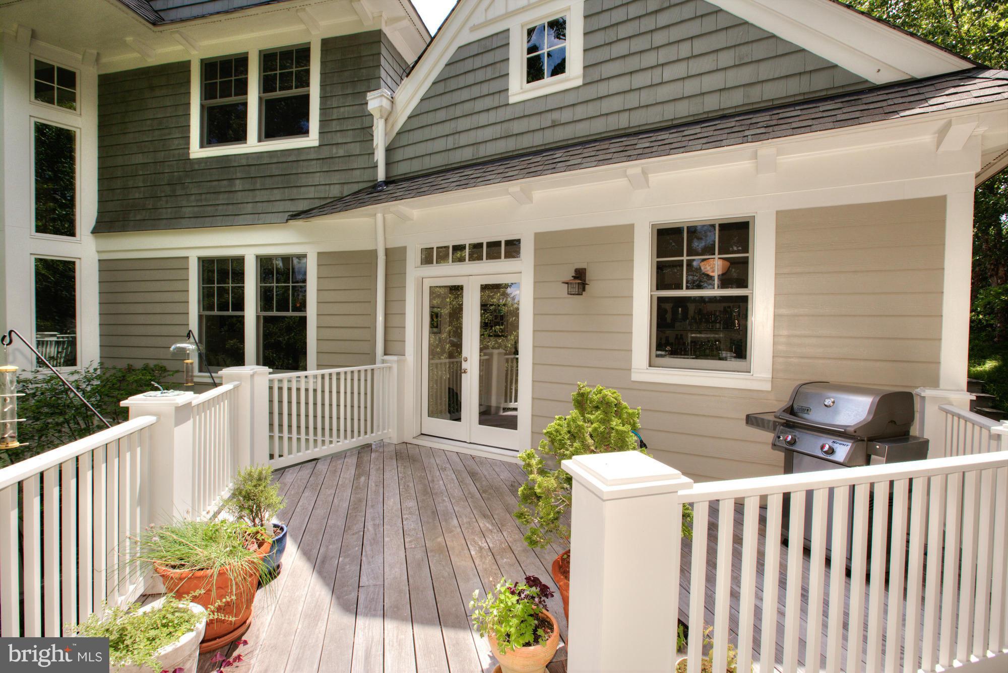 COUNTRY CLUB HILLS - Residential