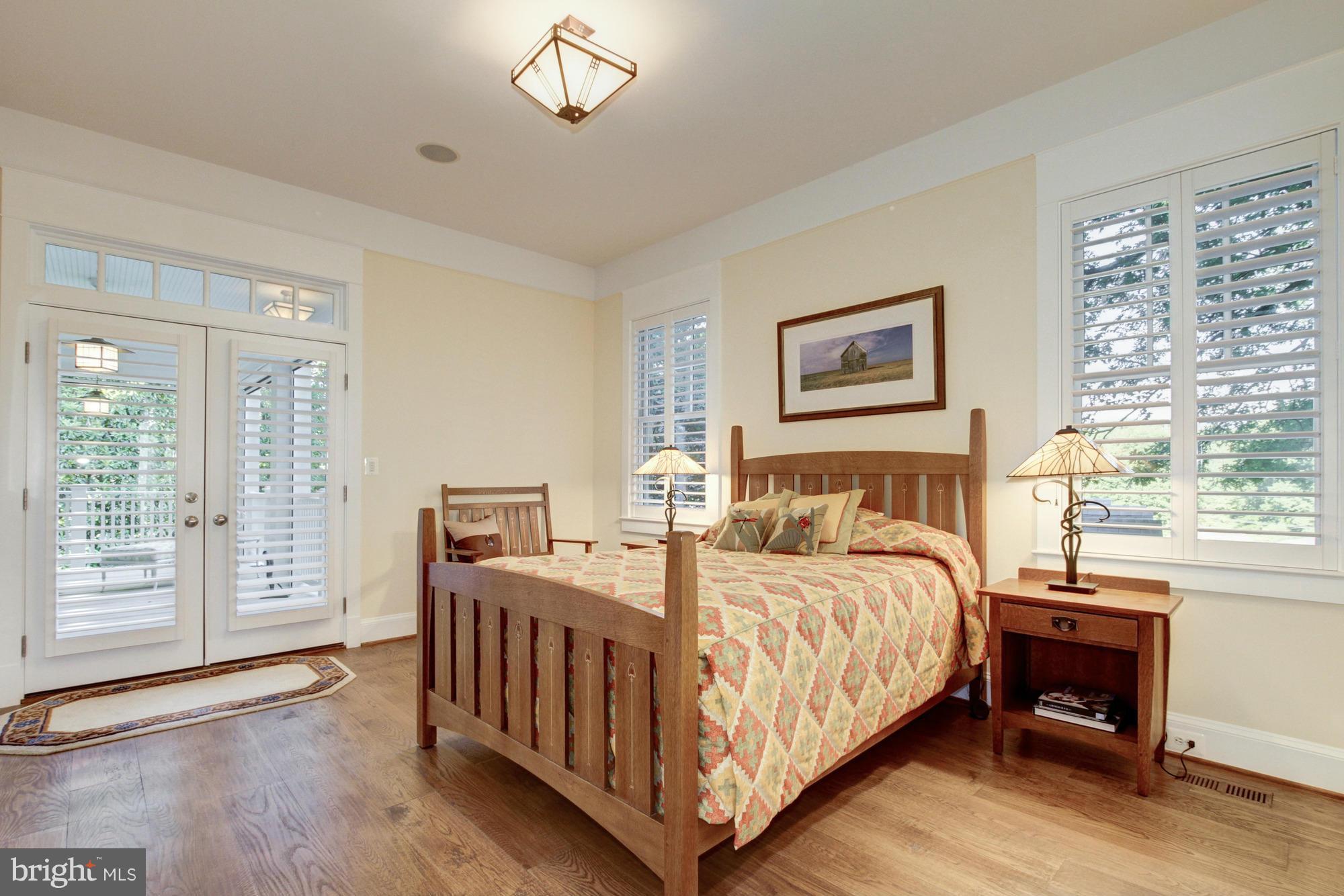 COUNTRY CLUB HILLS - Residential