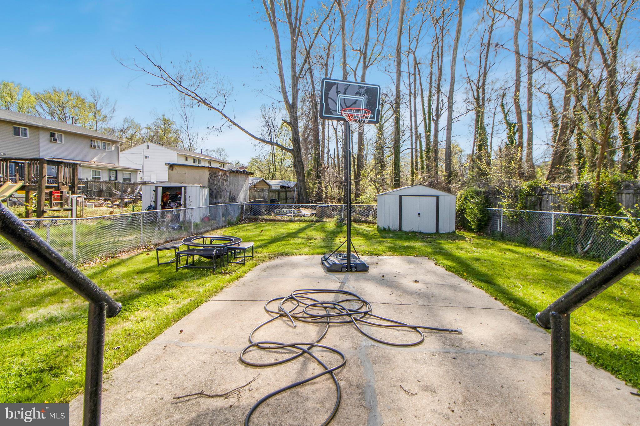 HOLLY PARK - Residential