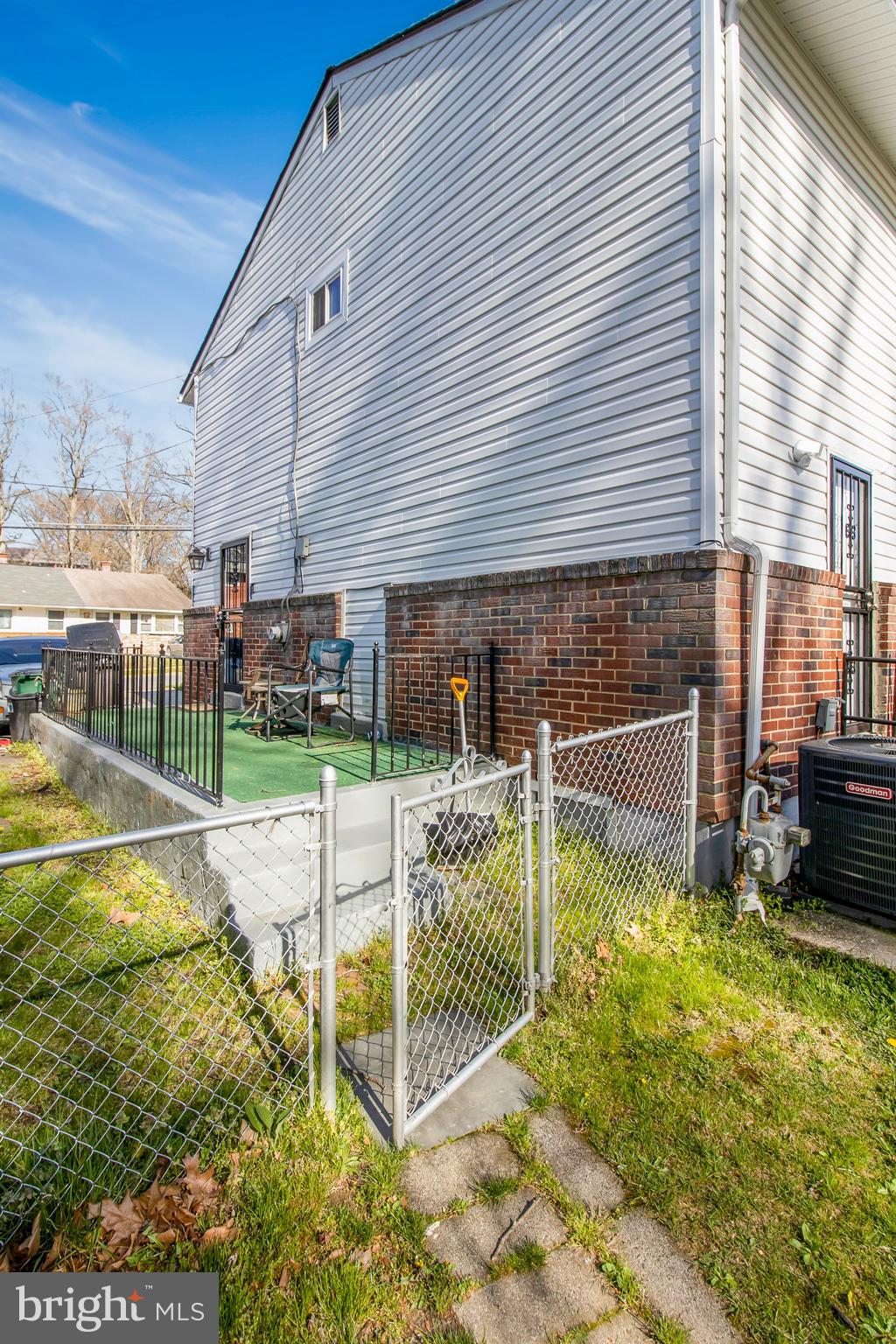 HOLLY PARK - Residential