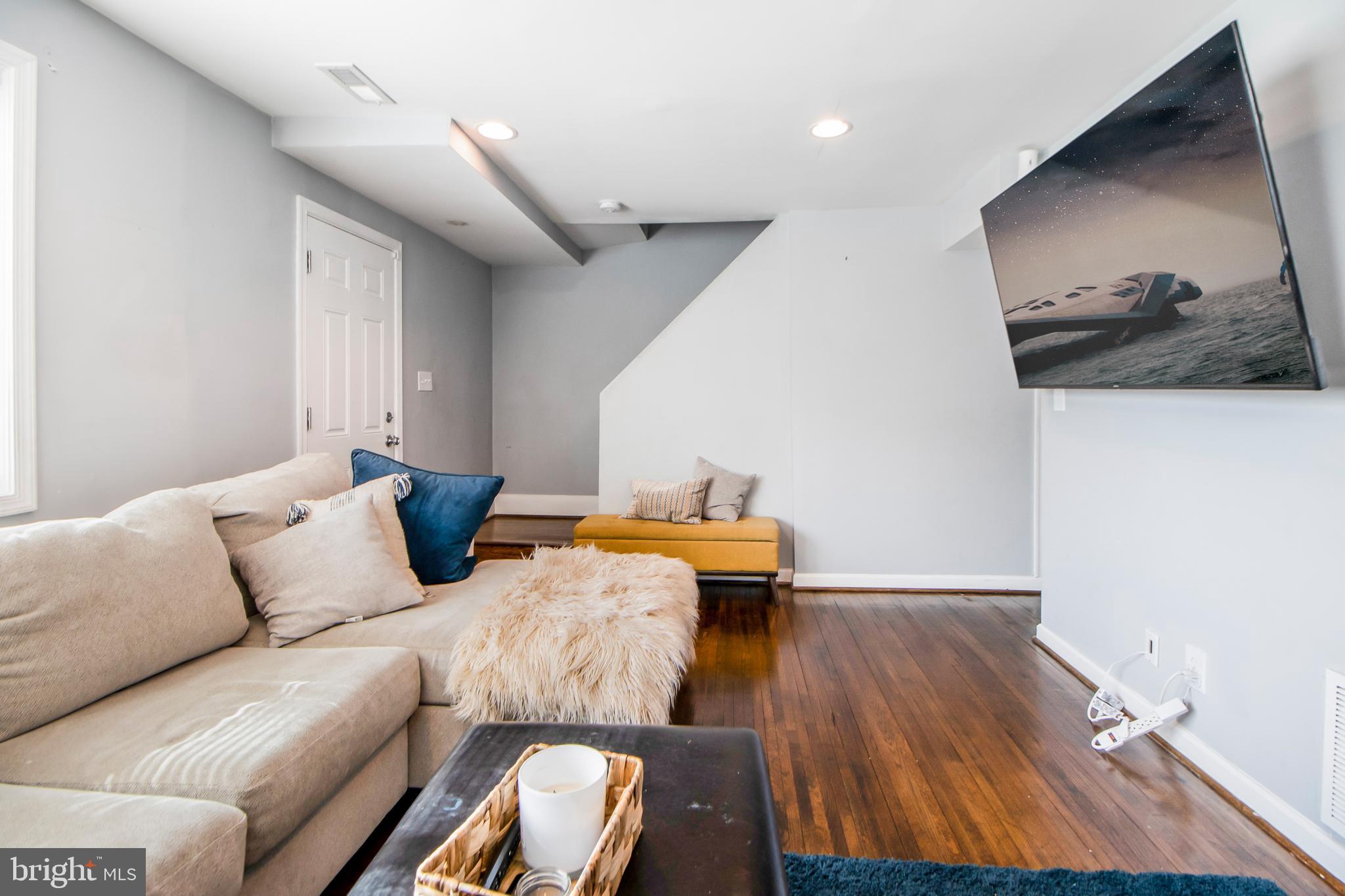 HOLLY PARK - Residential