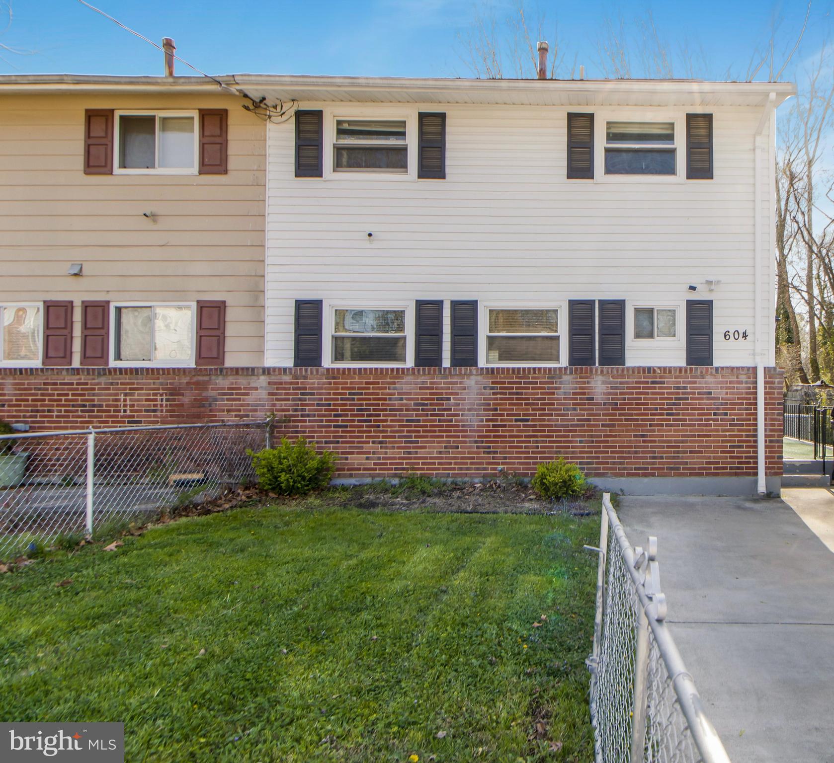 HOLLY PARK - Residential