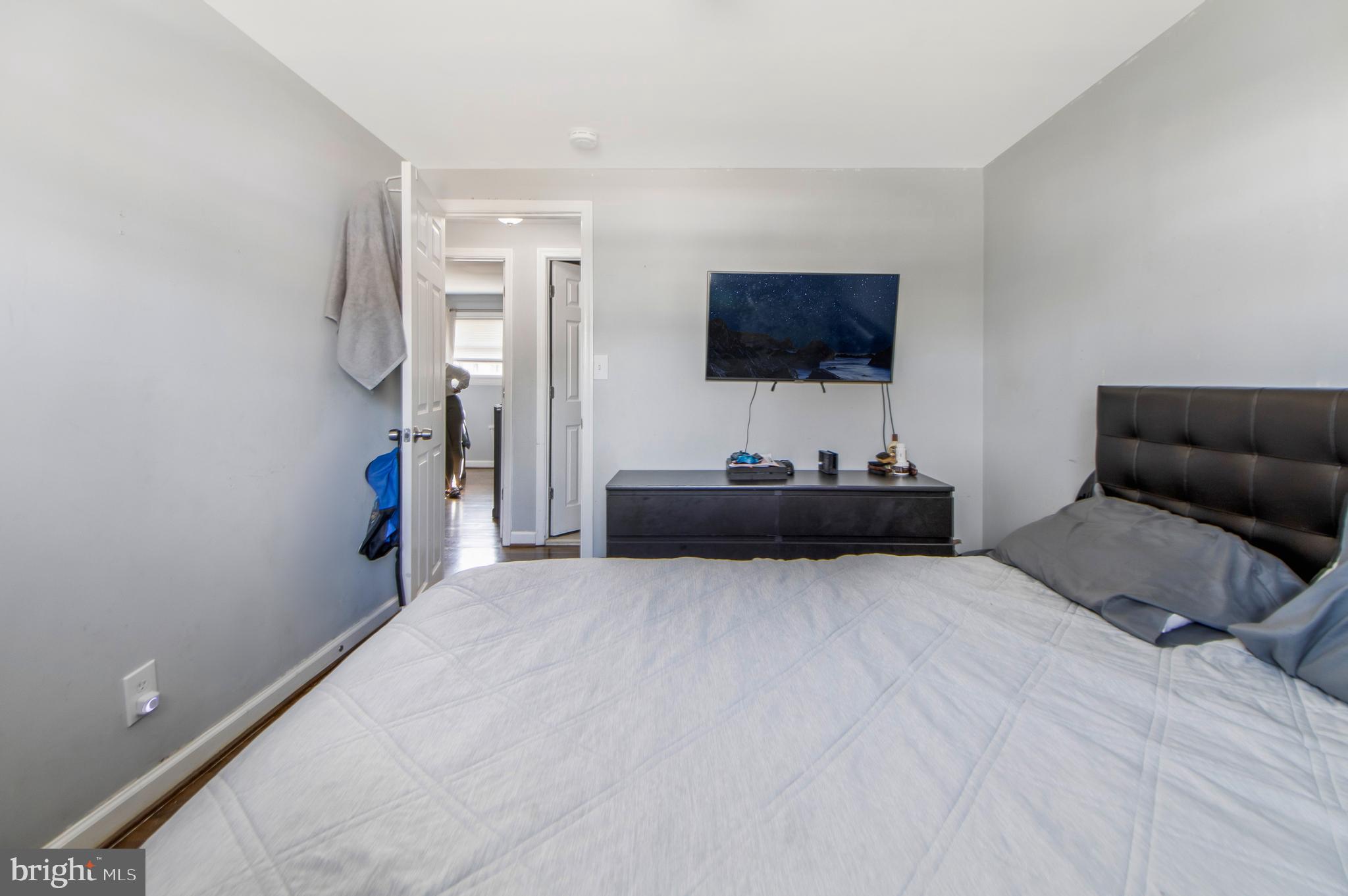 HOLLY PARK - Residential