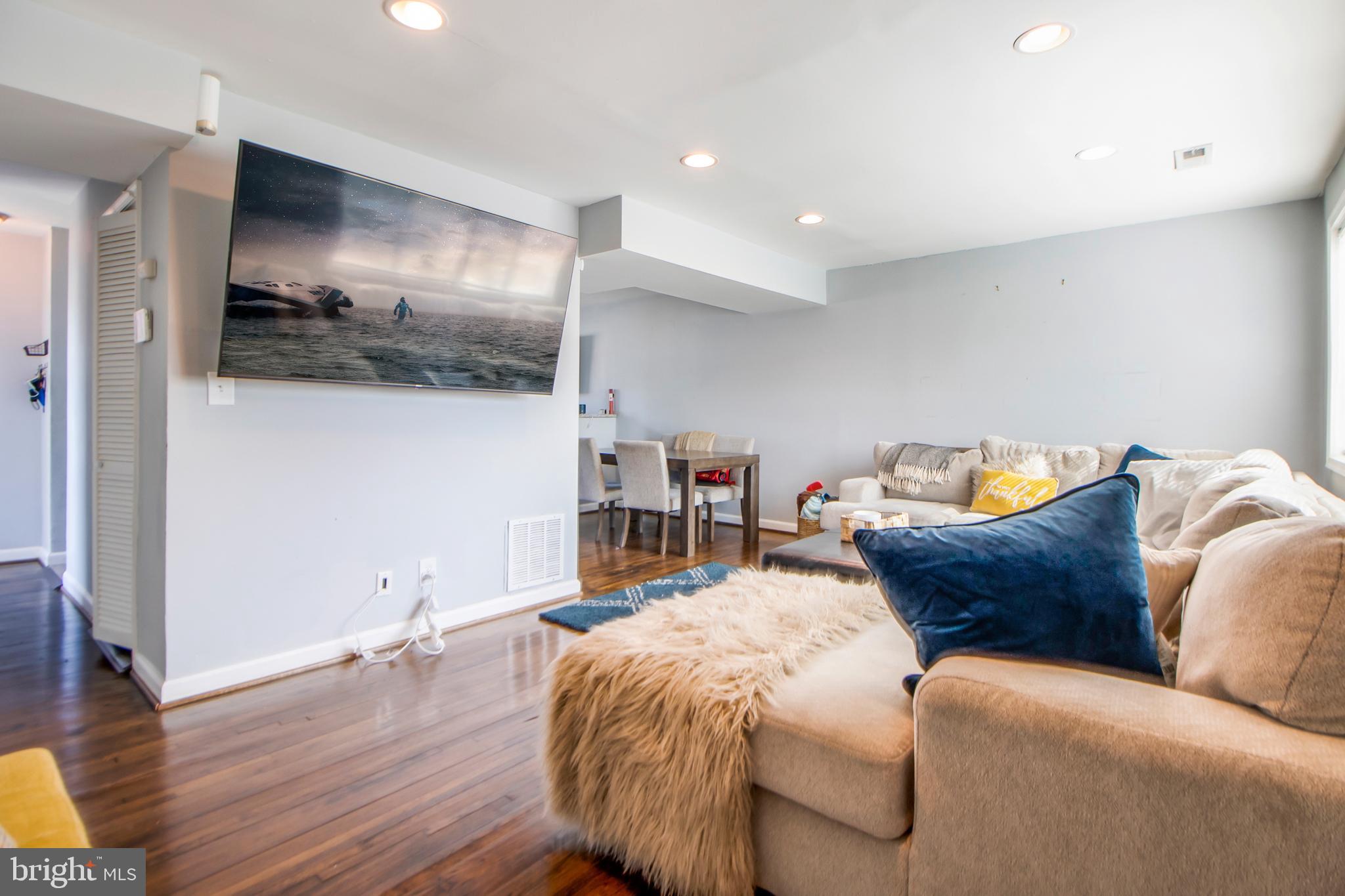 HOLLY PARK - Residential