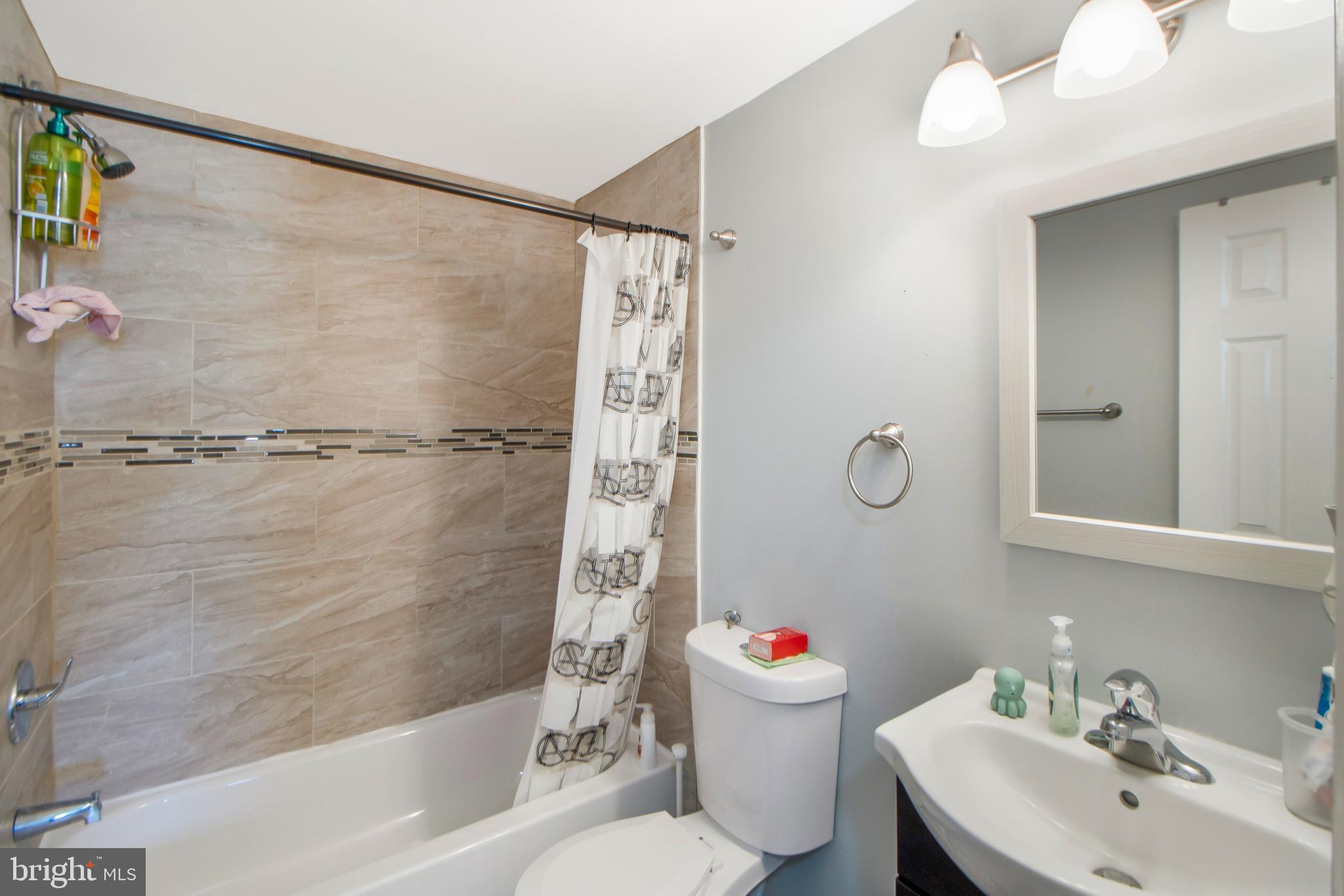 HOLLY PARK - Residential