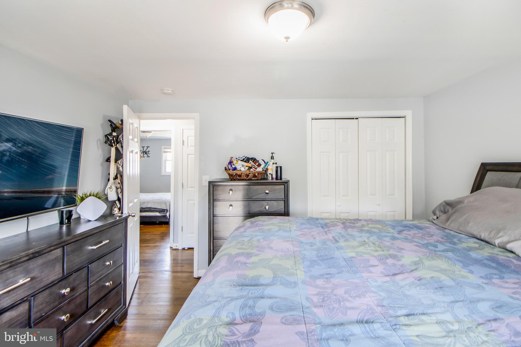 HOLLY PARK - Residential