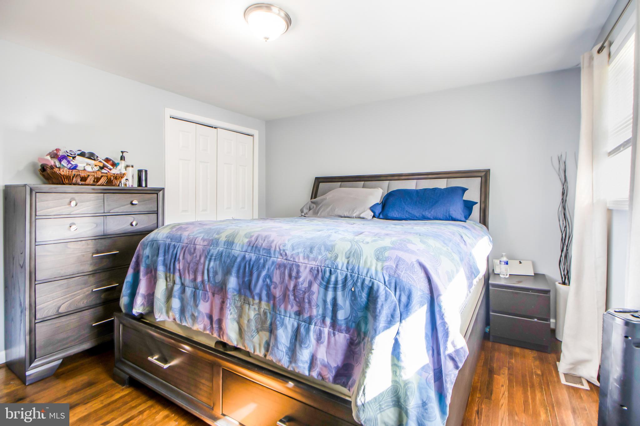 HOLLY PARK - Residential