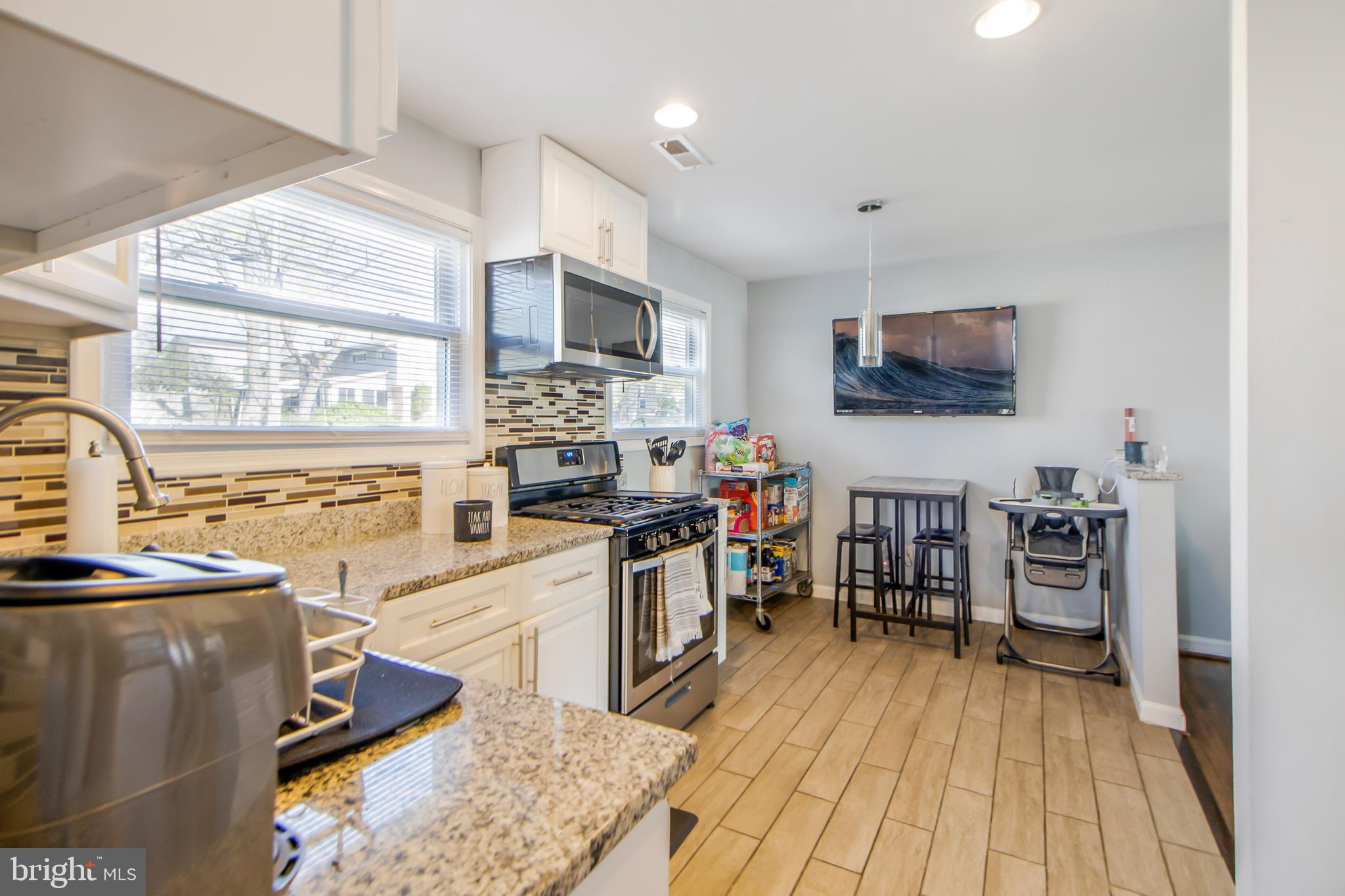 HOLLY PARK - Residential