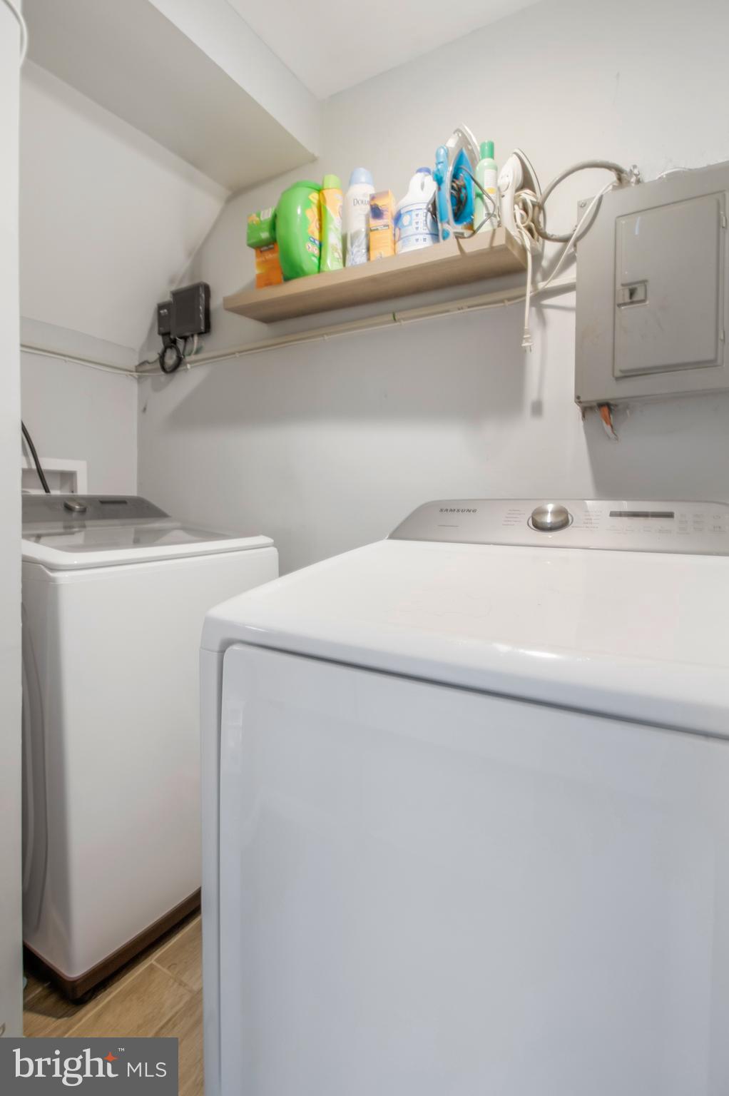 HOLLY PARK - Residential