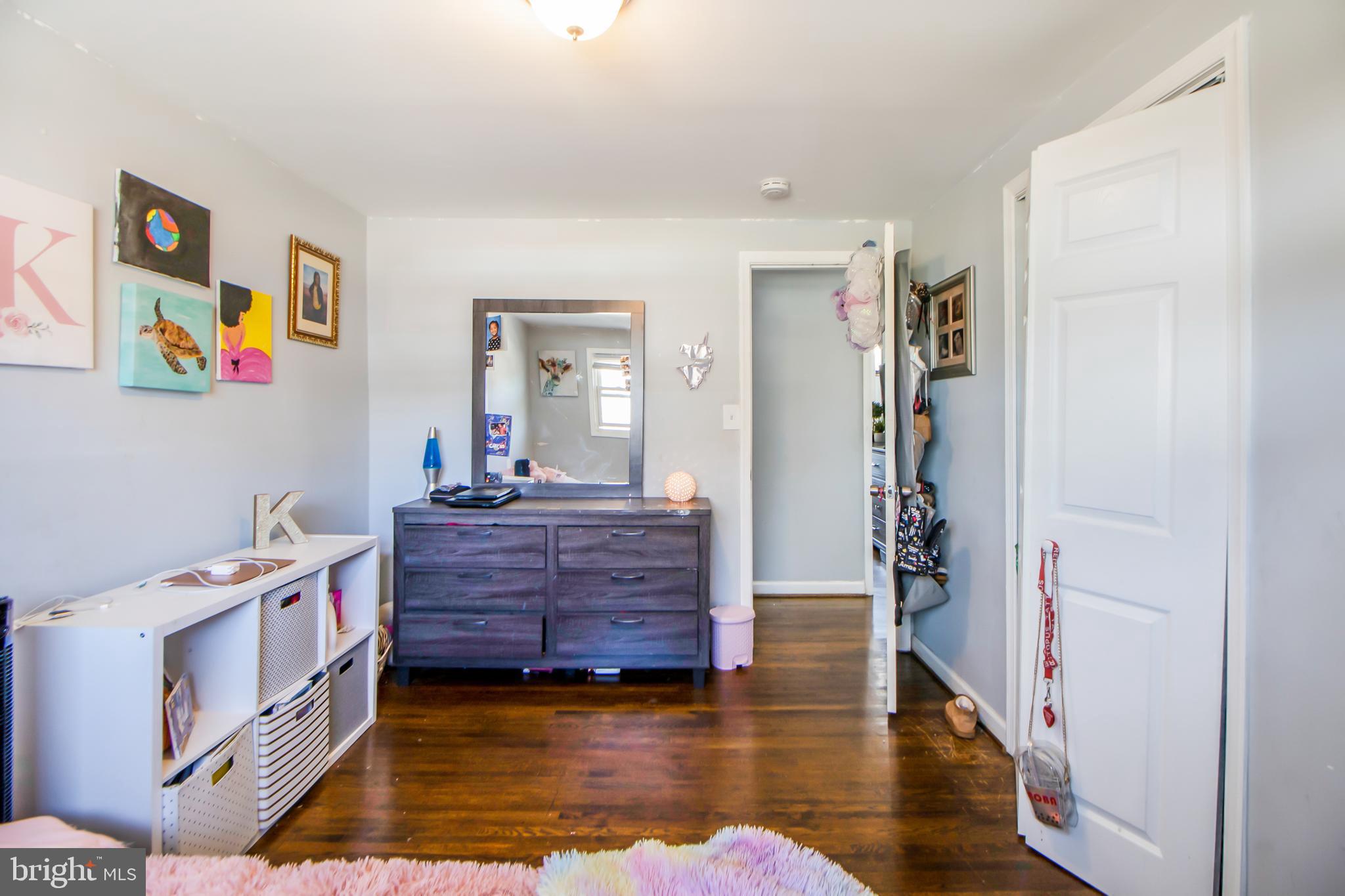 HOLLY PARK - Residential