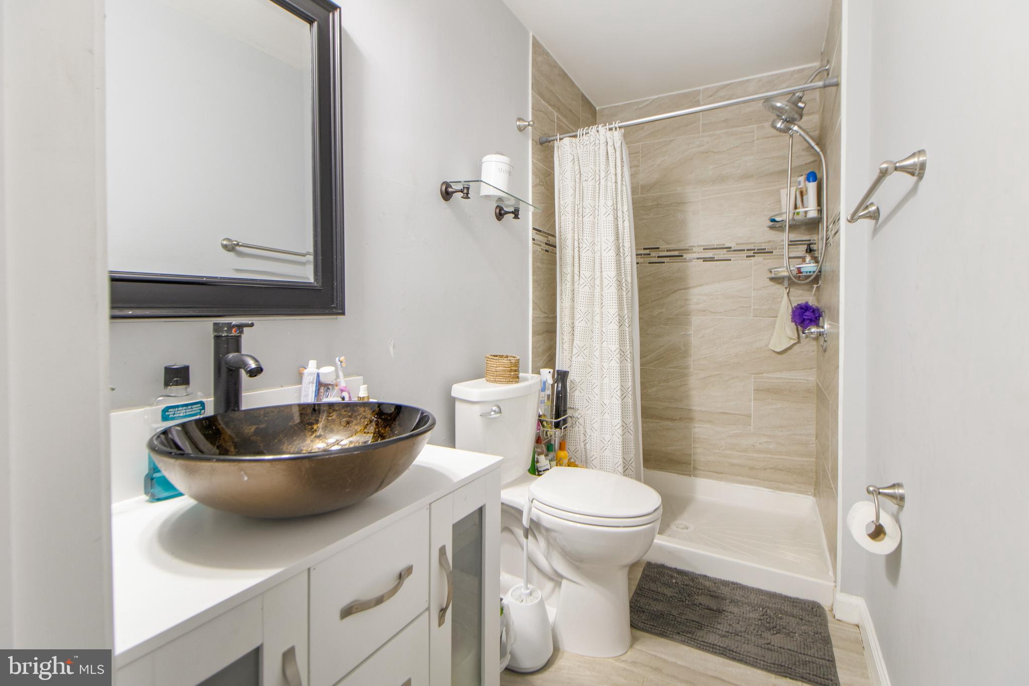 HOLLY PARK - Residential