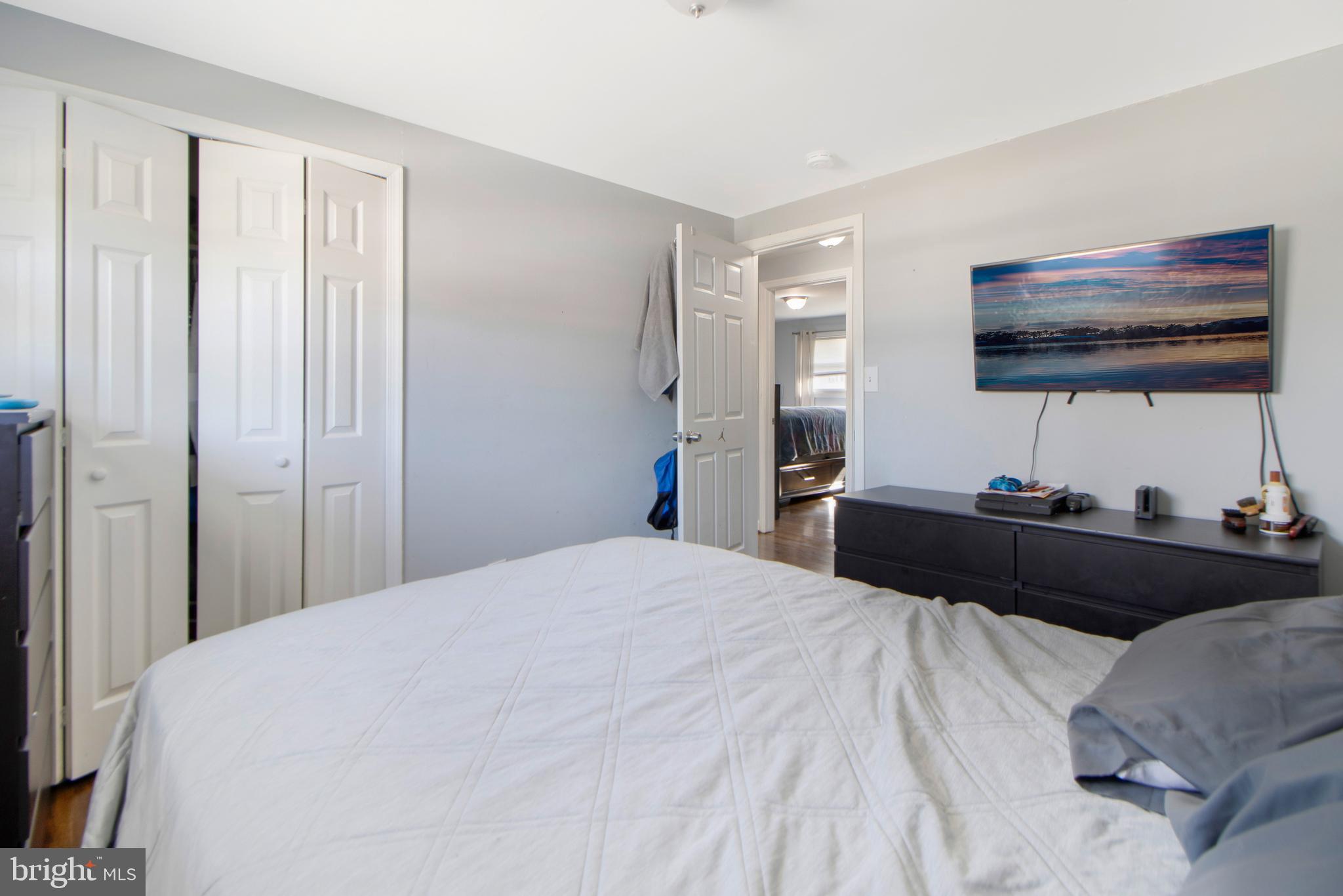 HOLLY PARK - Residential