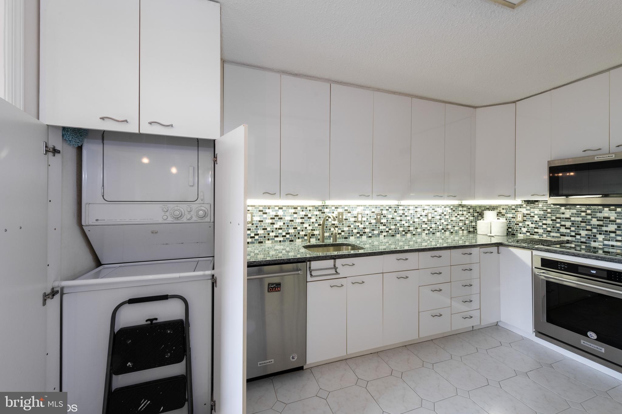 WESTLAKE PARK - Residential