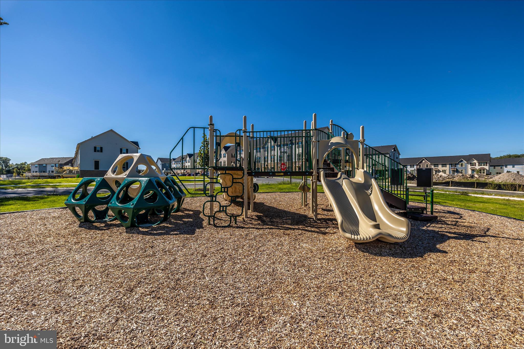 LAKE LINGANORE - Residential