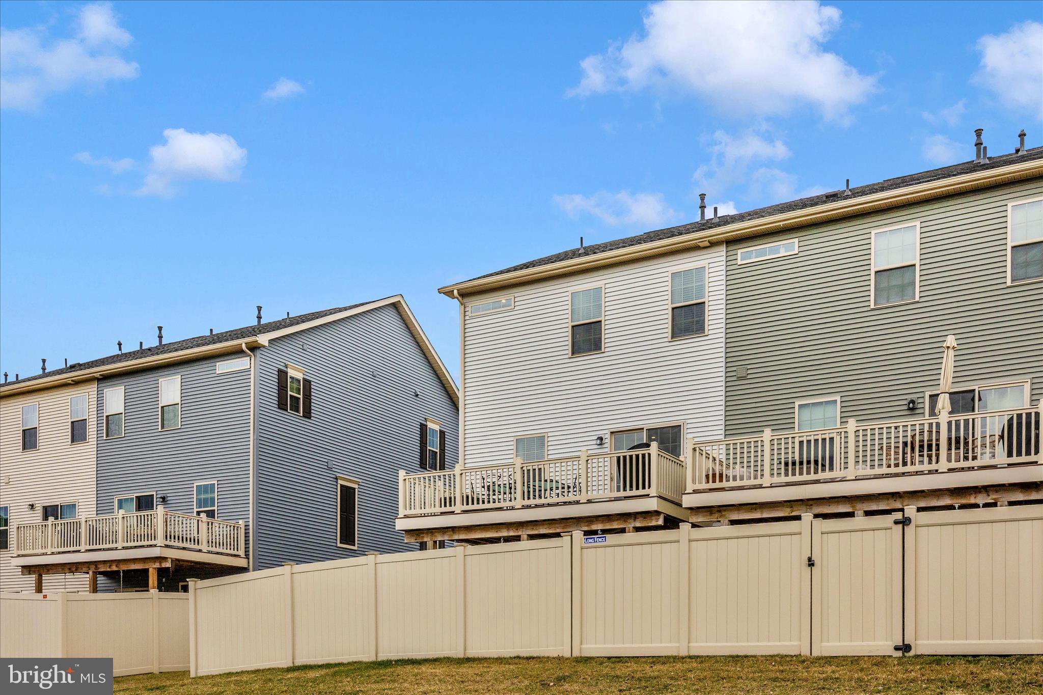 LAKE LINGANORE - Residential