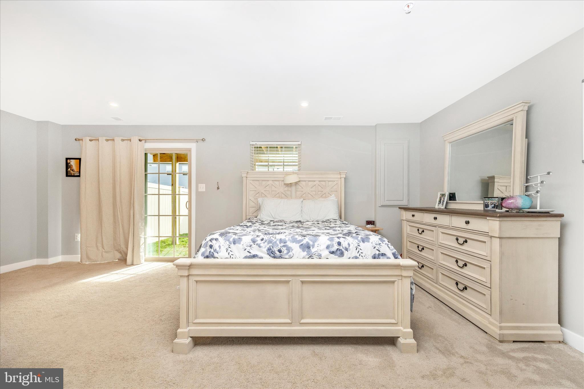 LAKE LINGANORE - Residential